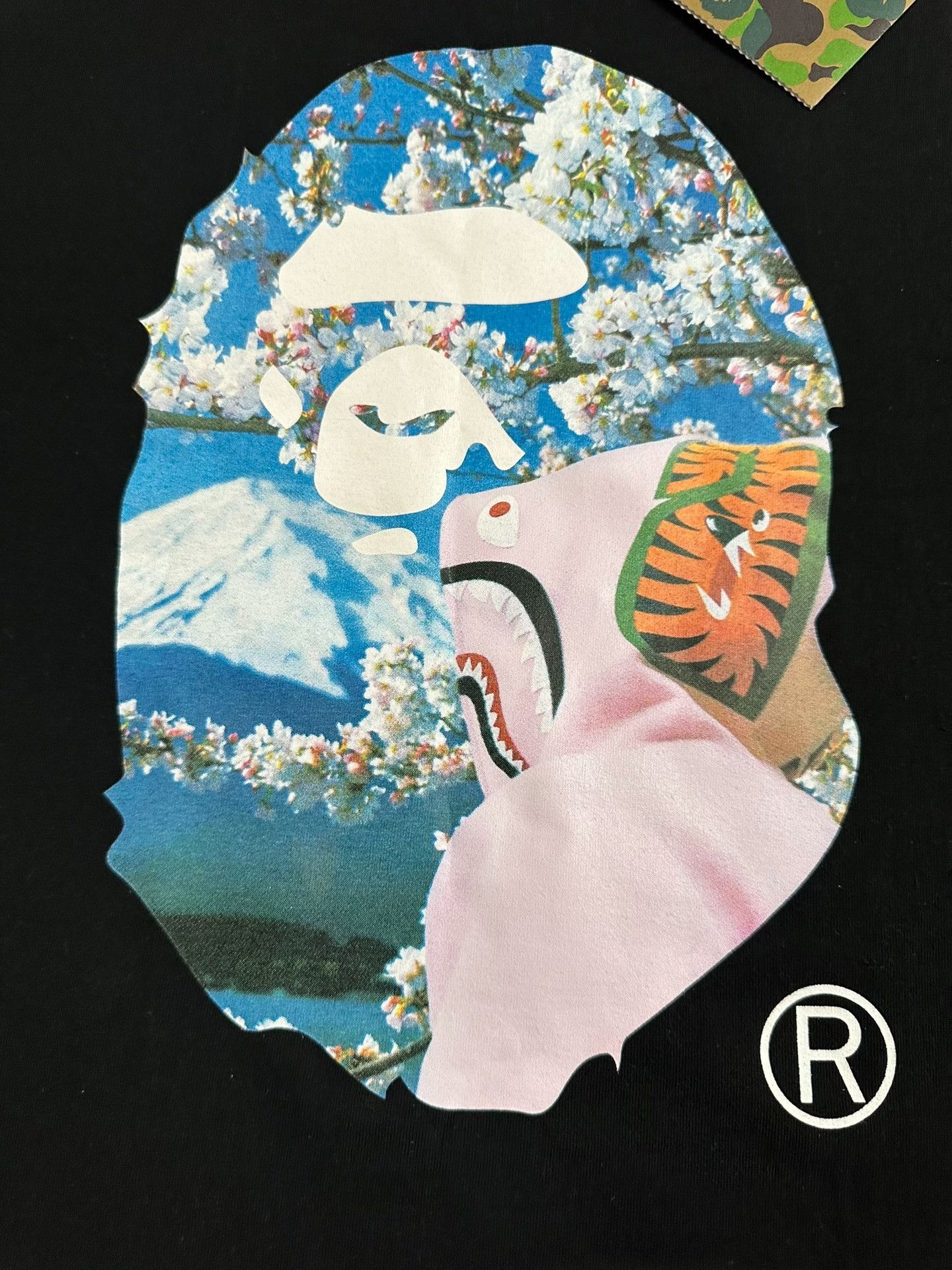Bape A Bathing Ape Mt. Fuji Cherry Blossom Graphic T-Shirt XXL Size US XXL / EU 58 / 5 - 4 Thumbnail