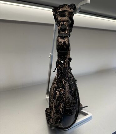 Balenciaga le cagole xs shoulder bag in black dentelle and beige nappa lambskin Size ONE SIZE - 4 Thumbnail
