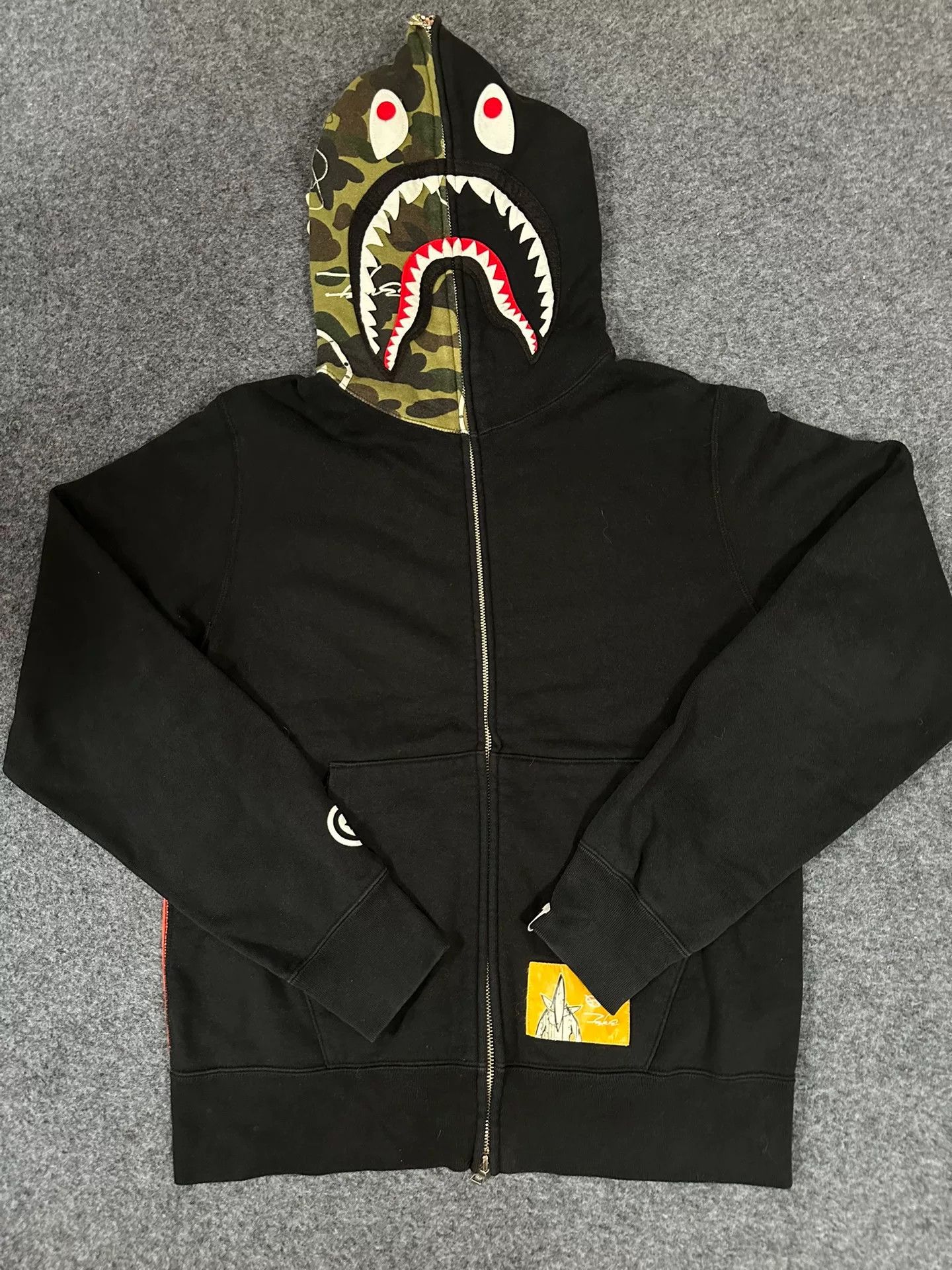Bape Bape Graffiti Multi-Color Shark Hoodie Size L Size US L / EU 52-54 / 3 - 2 Thumbnail