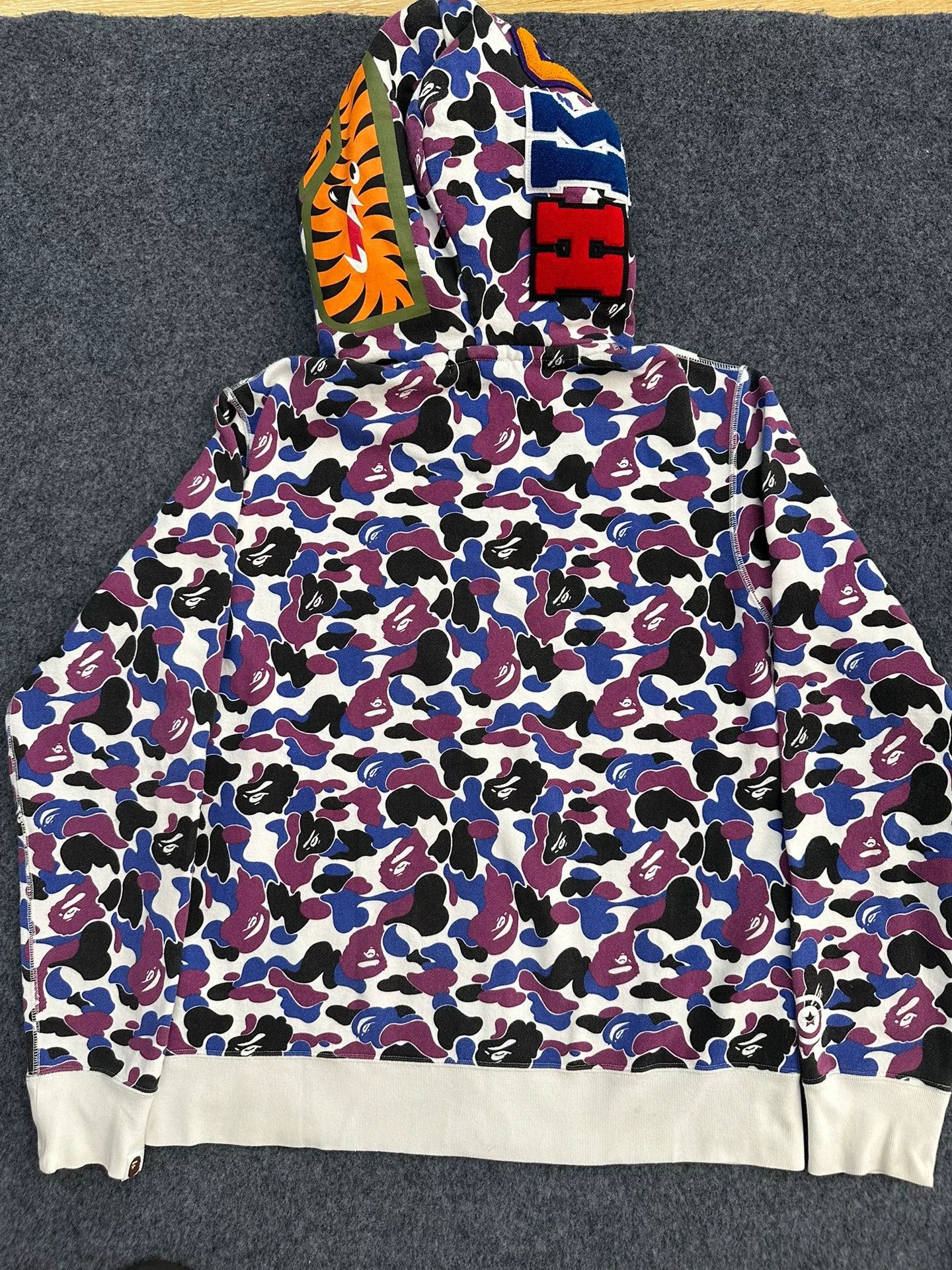 Bape Bape Multi Camo Shark Zip Hoodie L Size US L / EU 52-54 / 3 - 3 Thumbnail
