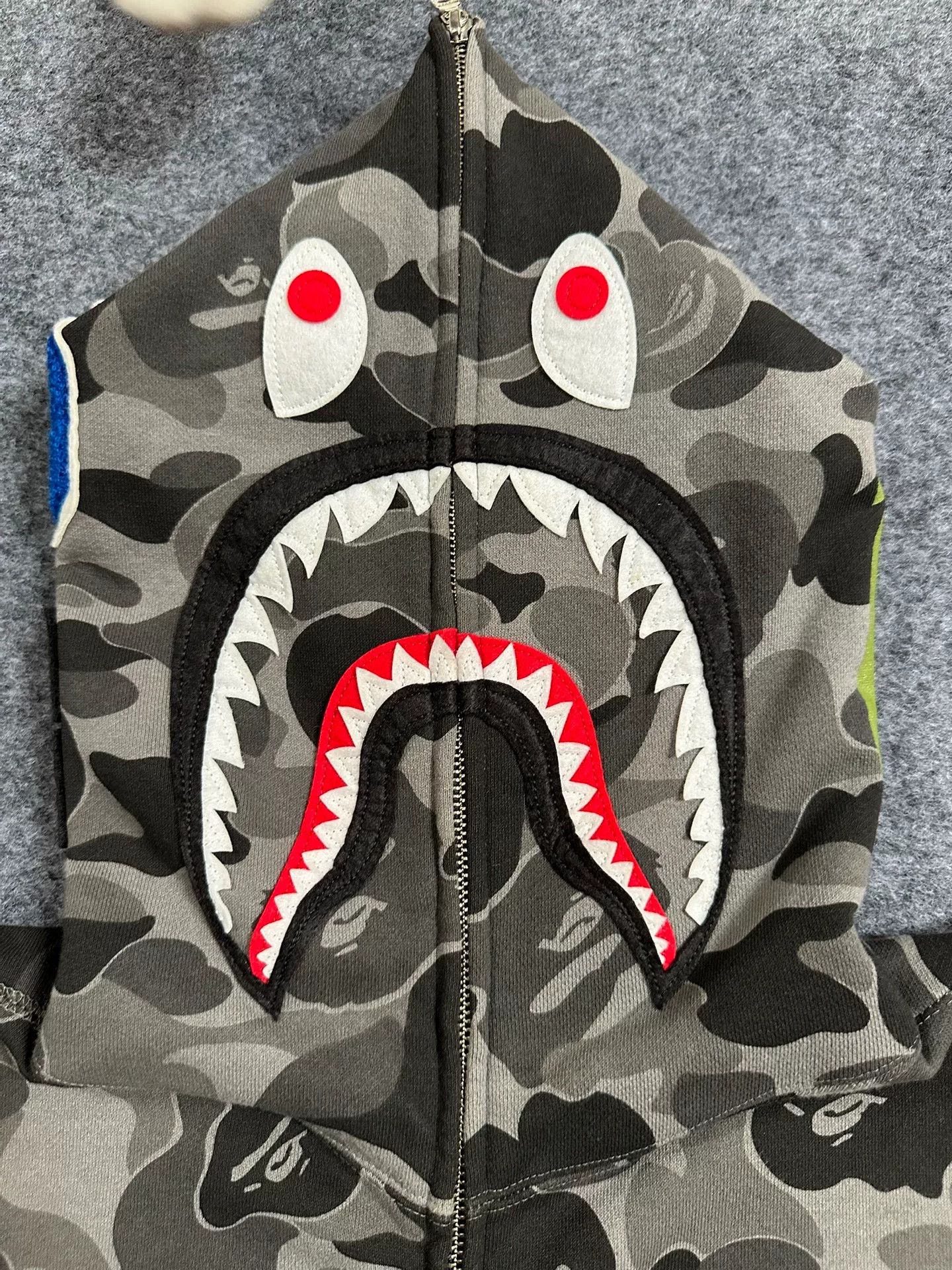 Bape A Bathing Ape ABC Camo Shark Hoodie Size L Size US L / EU 52-54 / 3 - 4 Thumbnail