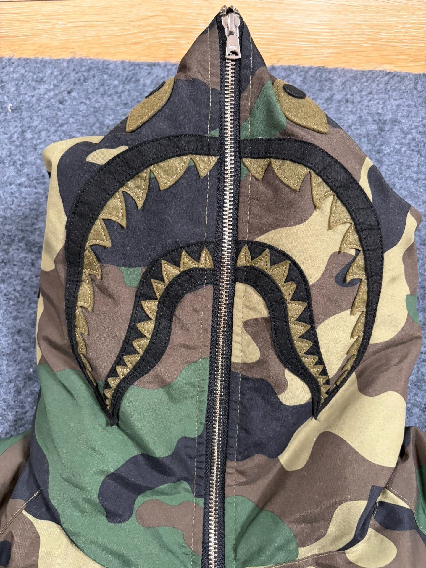 Bape A Bathing Ape x Undefeated Shark Down Jacket L Size US L / EU 52-54 / 3 - 5 Thumbnail