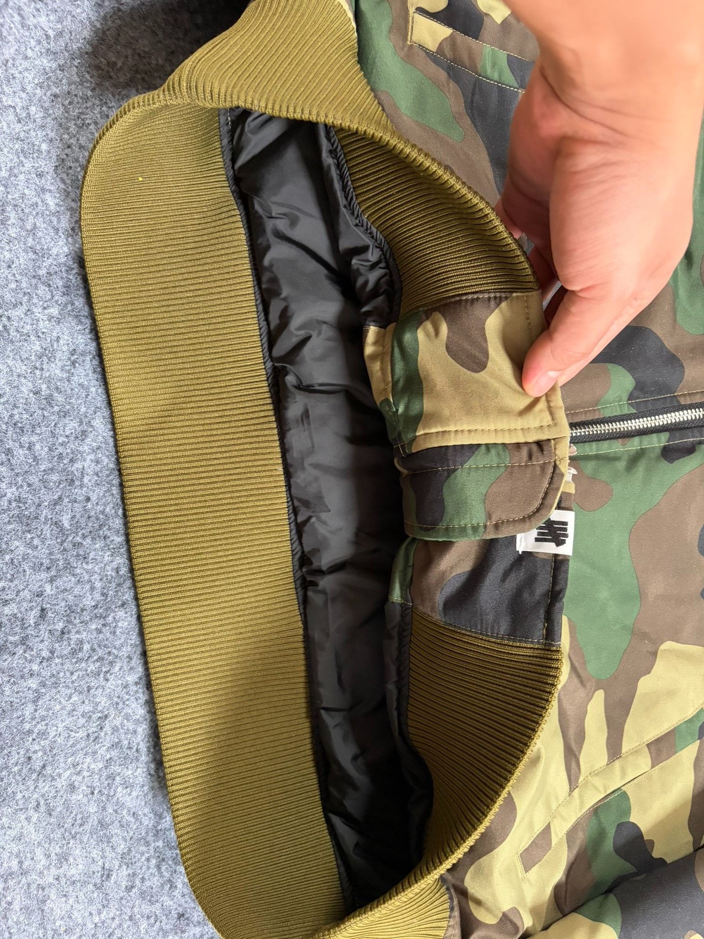 Bape A Bathing Ape x Undefeated Shark Down Jacket L Size US L / EU 52-54 / 3 - 4 Thumbnail