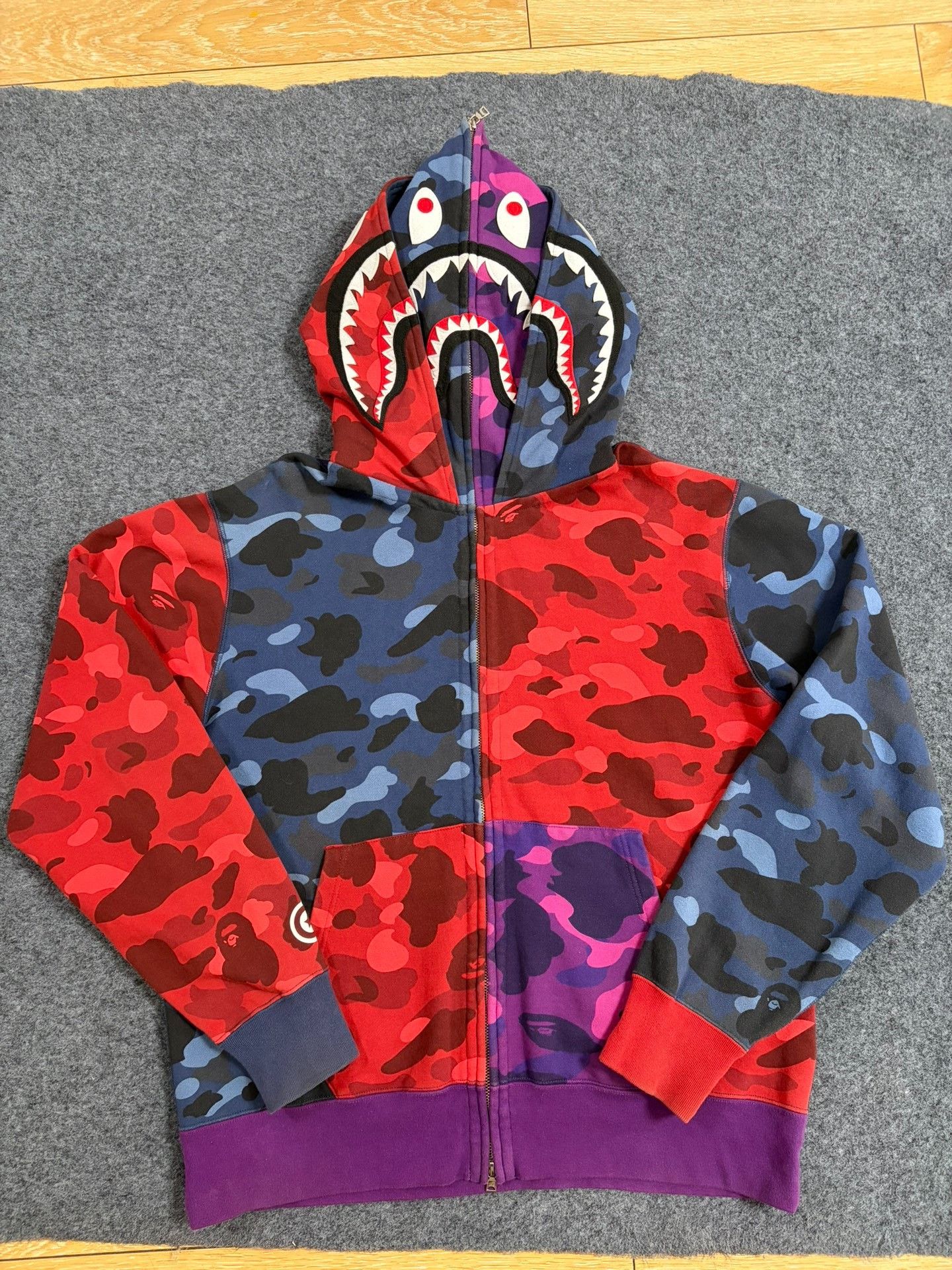 Bape A Bathing Ape Multi Camo Shark Hoodie Size XL Size US XL / EU 56 / 4 - 2 Thumbnail