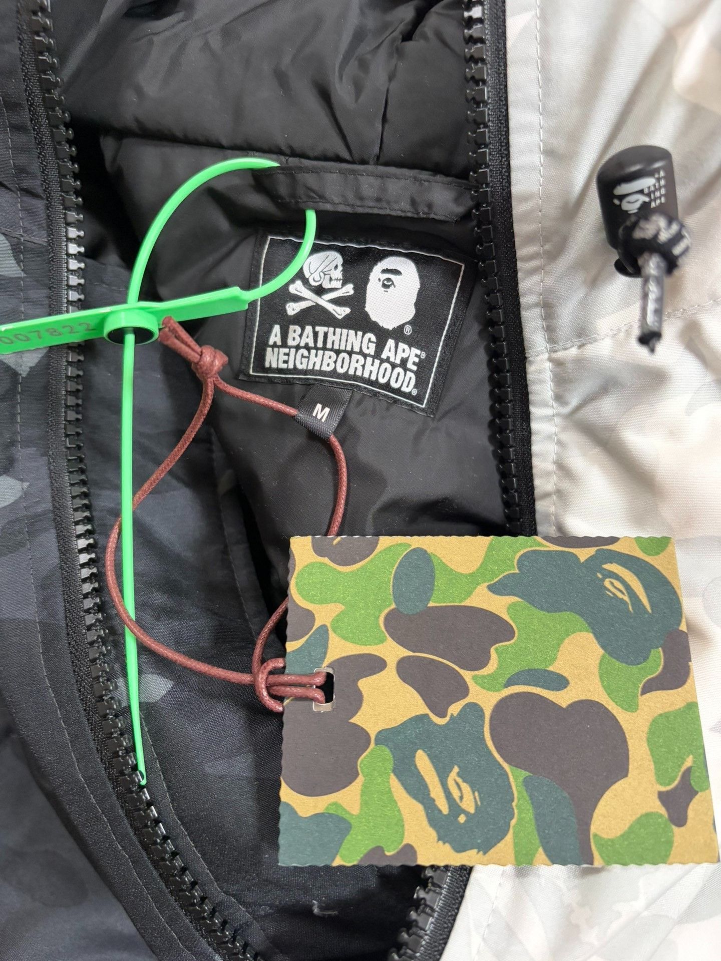 Bape A Bathing Ape x Neighborhood Shark Puffer Jacket Size M Size US M / EU 48-50 / 2 - 5 Thumbnail