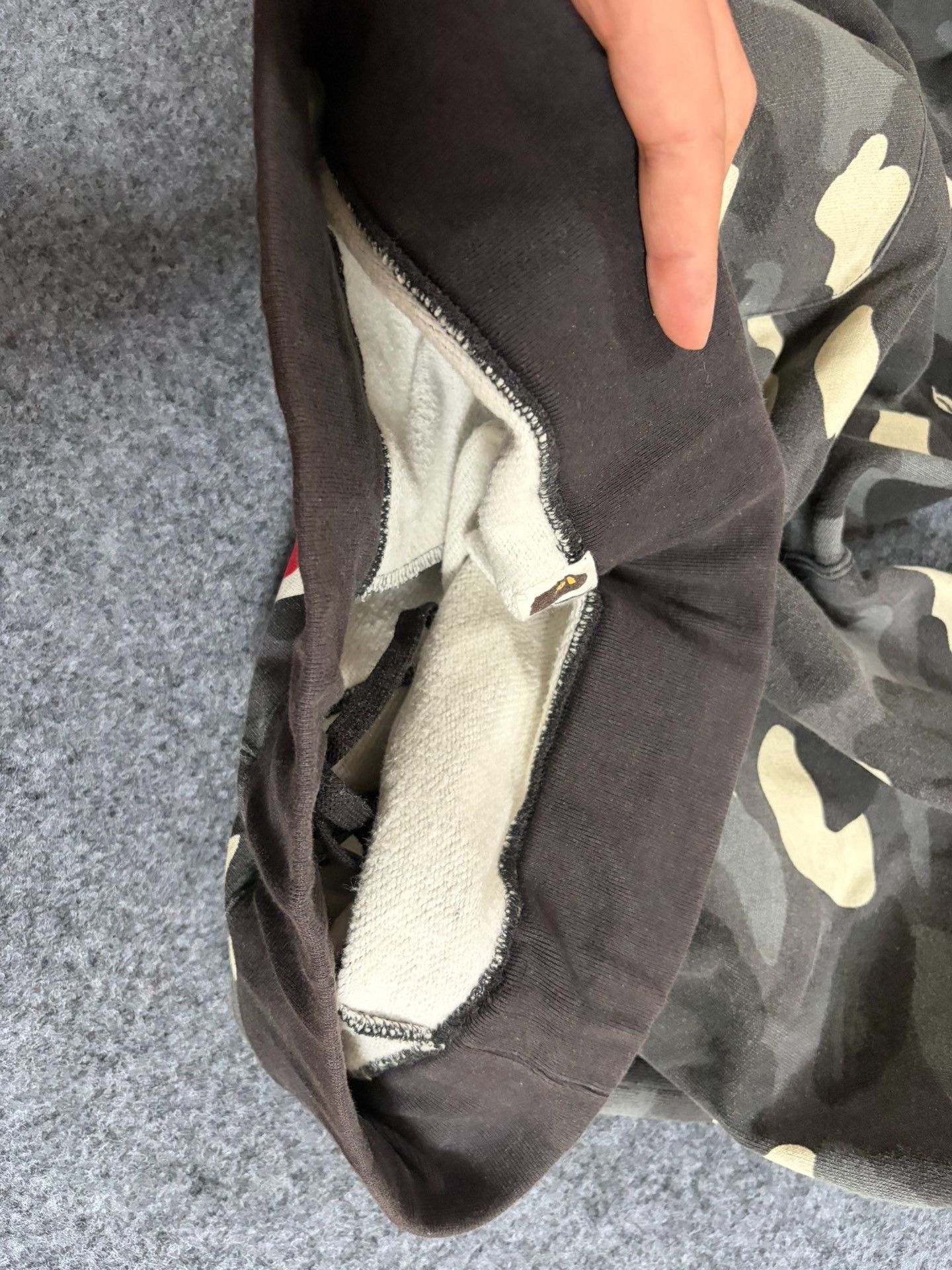 Bape A Bathing Ape Camo Shark Sweatpants Size L Size US 34 / EU 50 - 8 Thumbnail