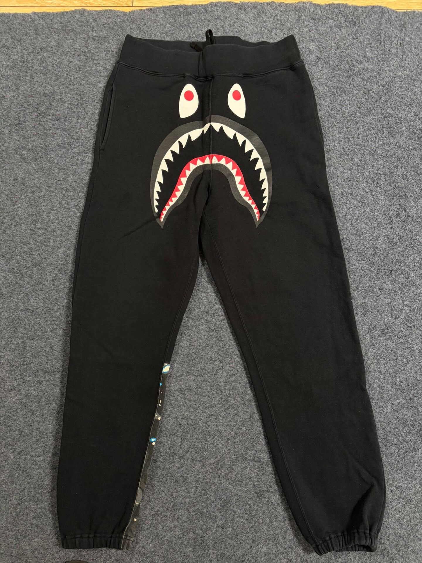 Bape Bape Galaxy Camo Shark Sweatpants Size M Size US 32 / EU 48 - 2 Thumbnail