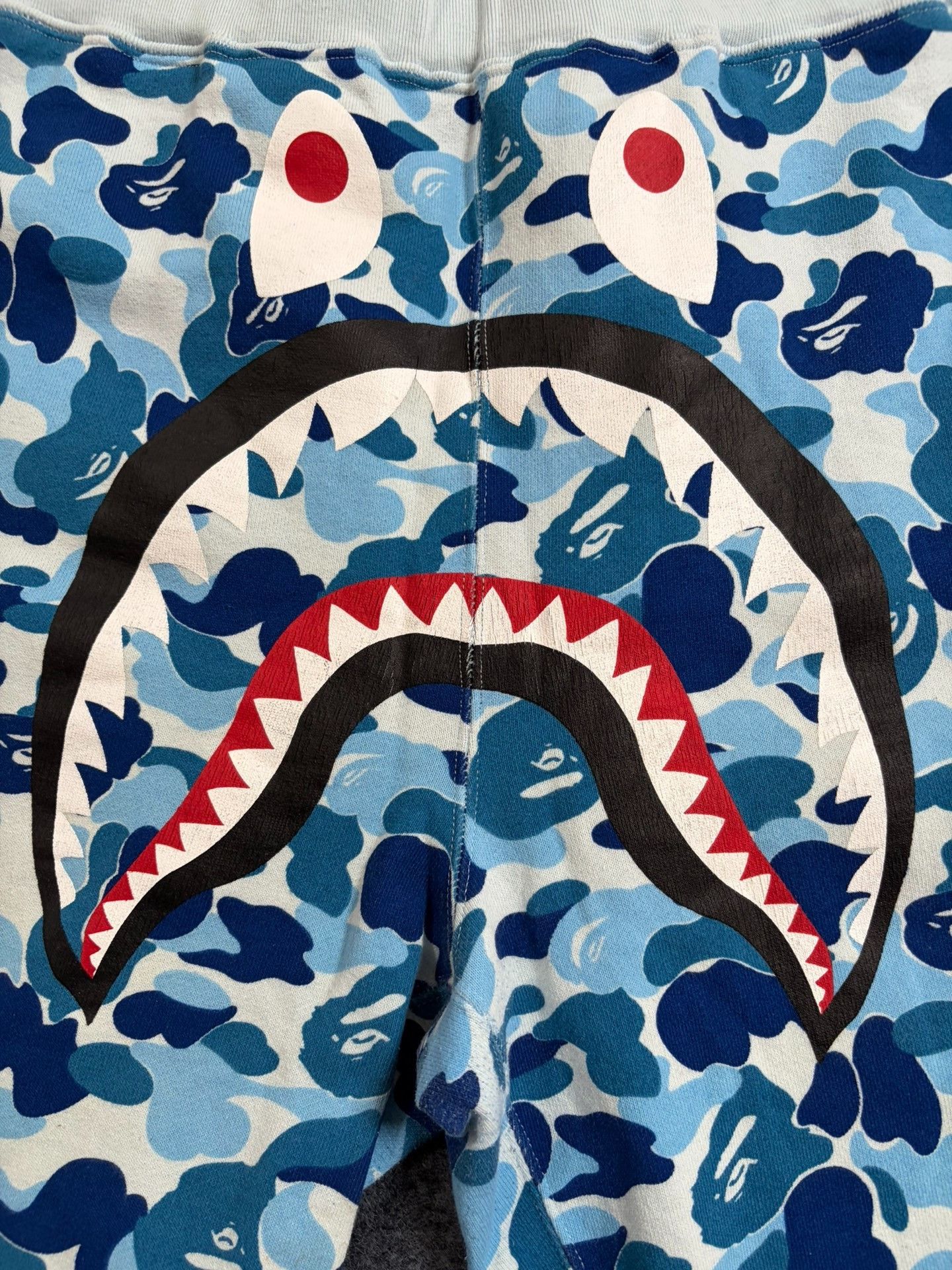 Bape A Bathing Ape ABC Camo Shark Shorts Size XL Size US 36 / EU 52 - 4 Thumbnail