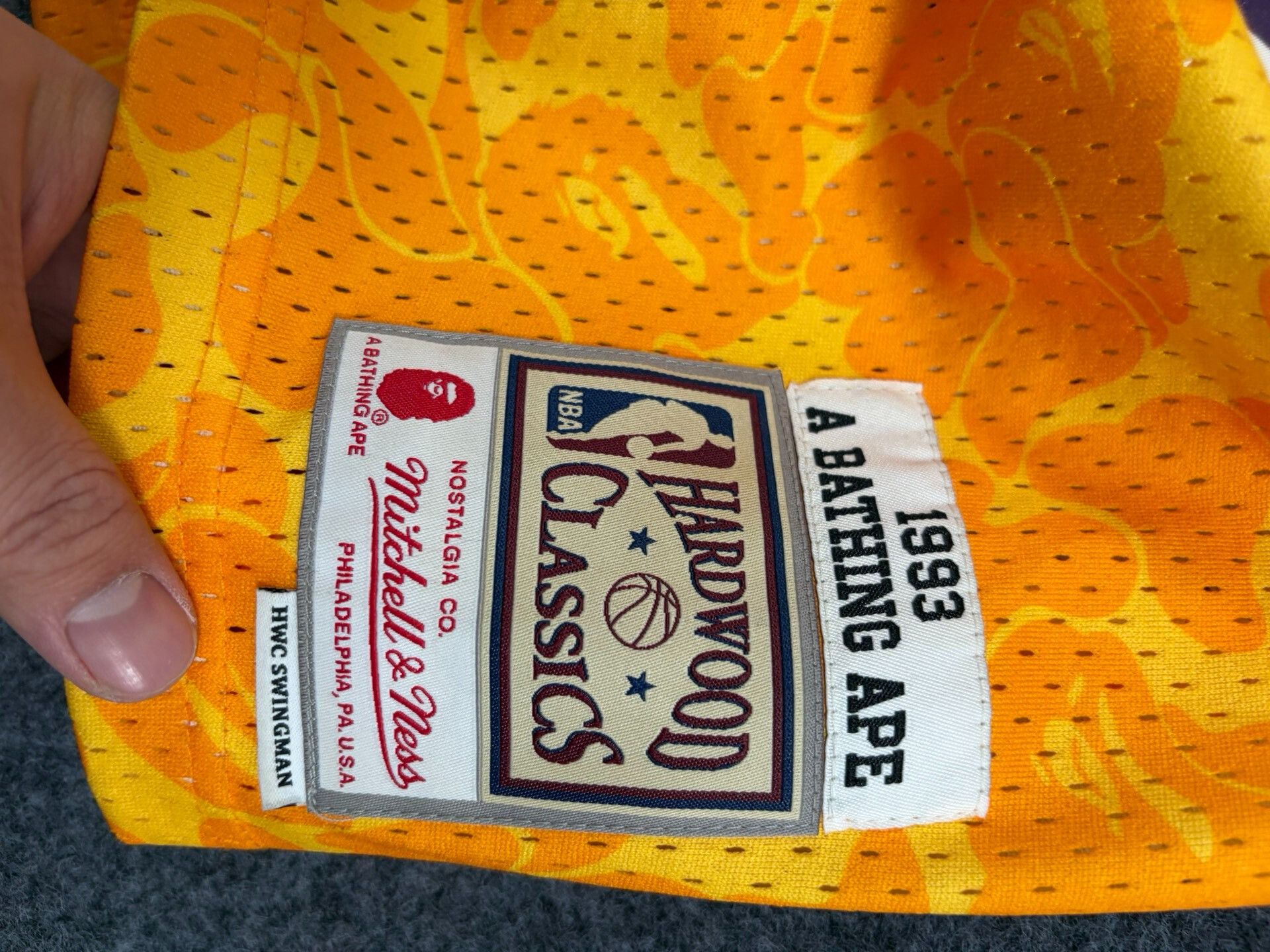 Bape A Bathing Ape x Mitchell & Ness Lakers Jersey Size M Size US M / EU 48-50 / 2 - 7 Thumbnail