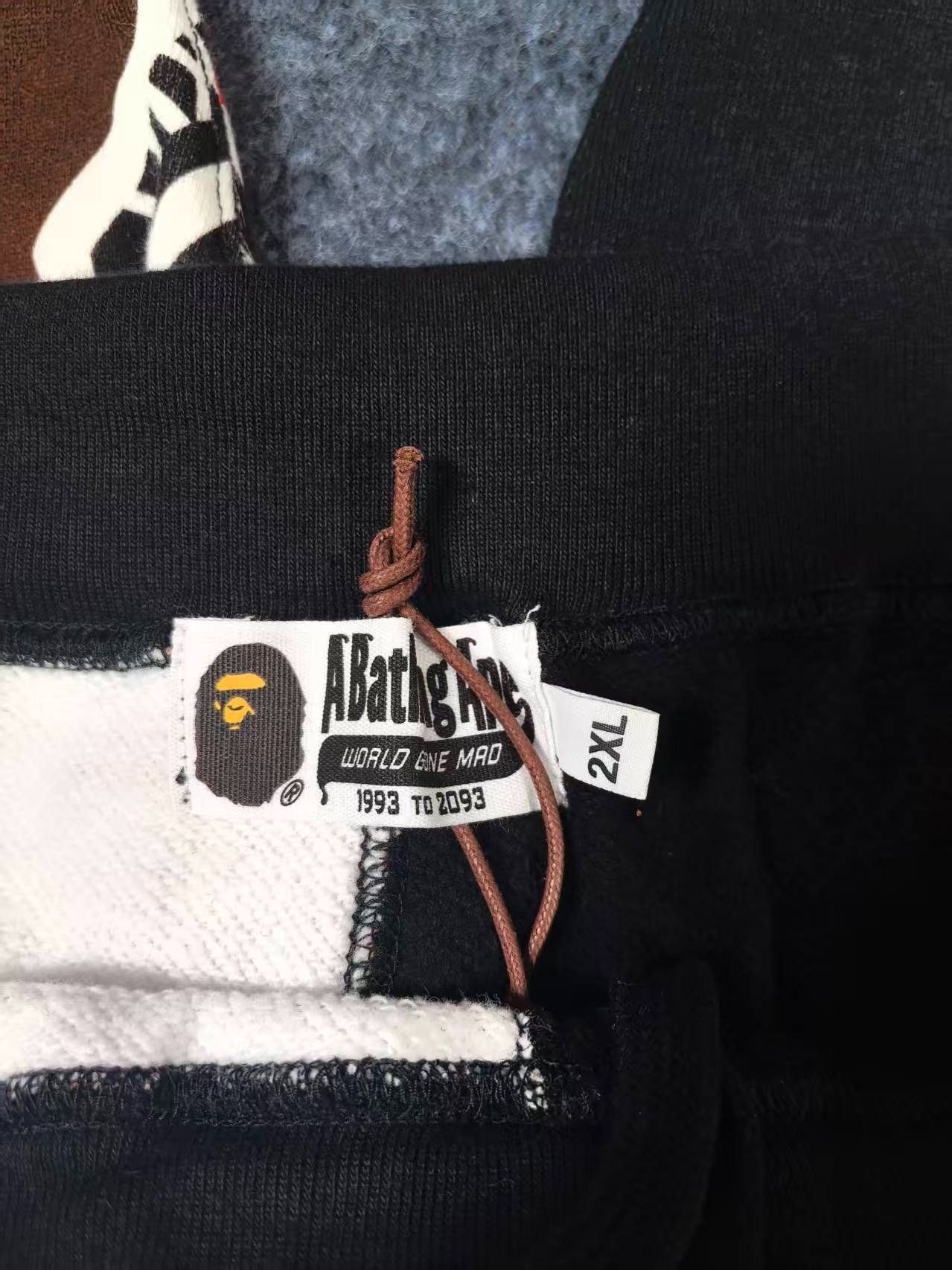Bape A Bathing Ape Shark Patchwork Sweatpants Size XXL Size US 40 / EU 56 - 5 Thumbnail