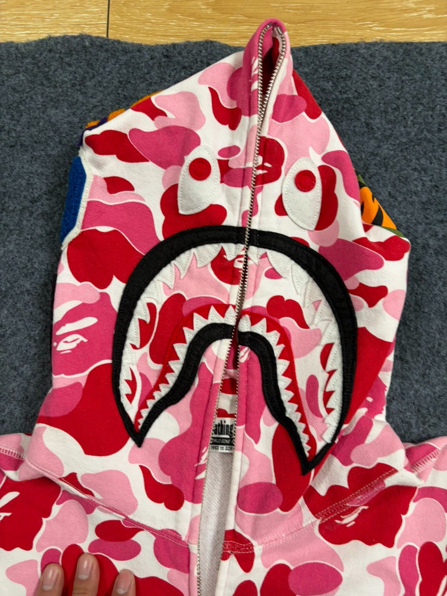 Bape BAPE ABC Pink Camo Shark Hoodie XXL Size US XXL / EU 58 / 5 - 4 Thumbnail