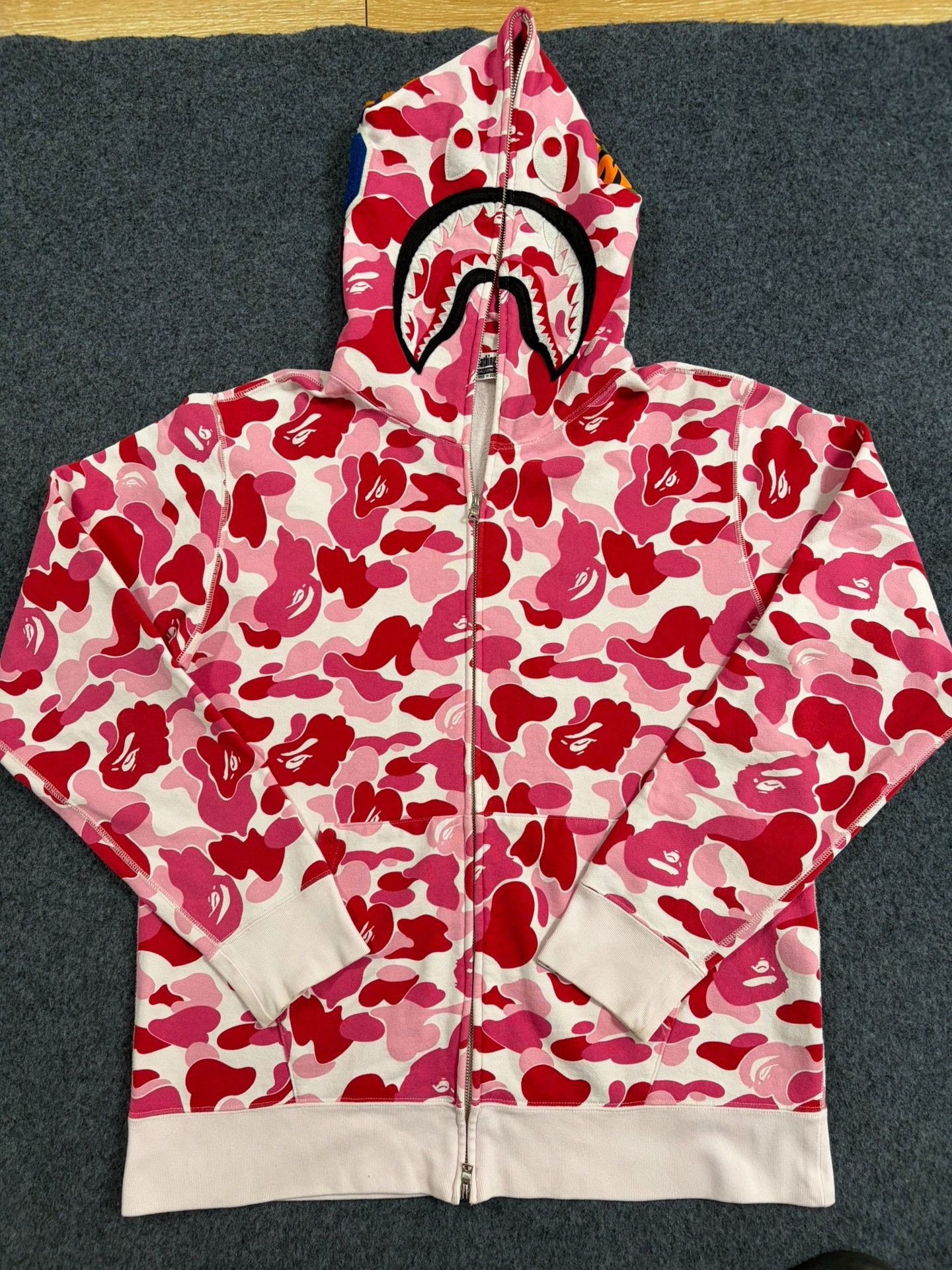 Bape BAPE ABC Pink Camo Shark Hoodie XXL Size US XXL / EU 58 / 5 - 2 Thumbnail