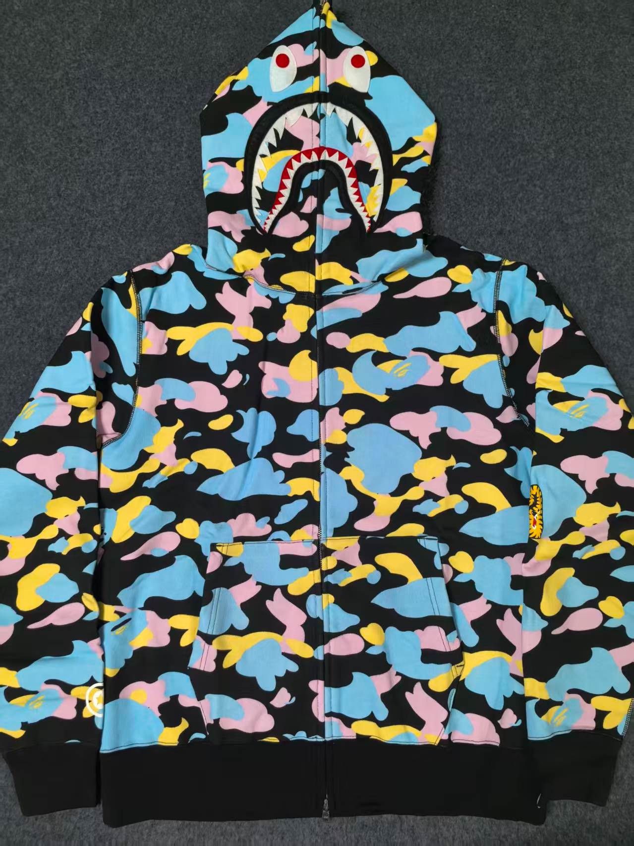 Bape A Bathing Ape Multi Camo Shark Hoodie Size L Size US L / EU 52-54 / 3 - 2 Thumbnail
