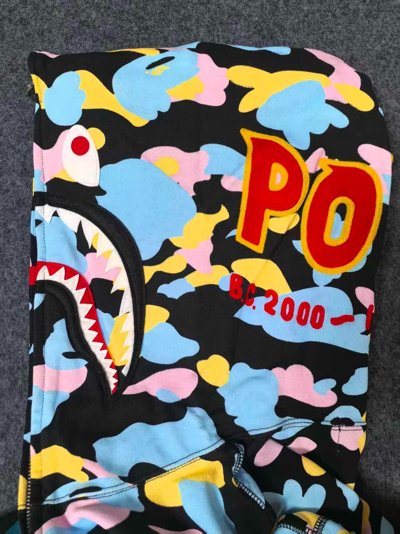Bape A Bathing Ape Multi Camo Shark Hoodie Size L Size US L / EU 52-54 / 3 - 5 Thumbnail