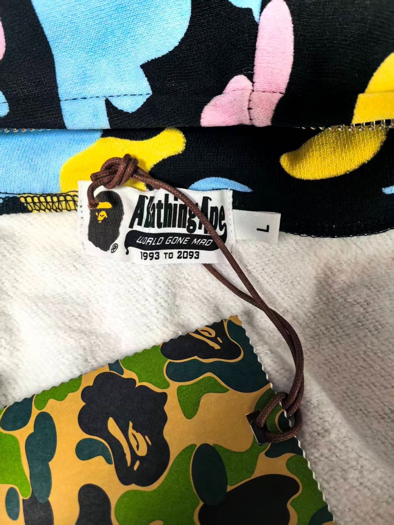 Bape A Bathing Ape Multi Camo Shark Hoodie Size L Size US L / EU 52-54 / 3 - 8 Thumbnail