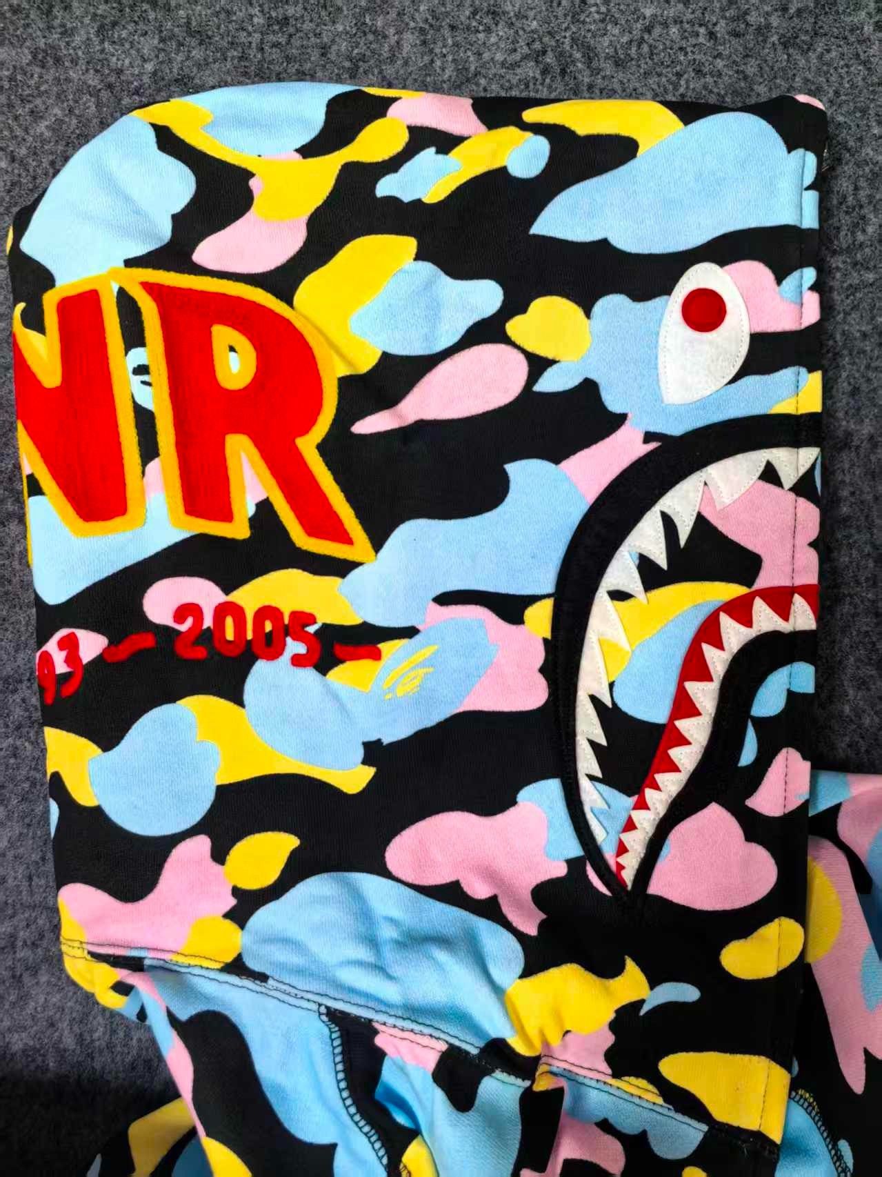 Bape A Bathing Ape Multi Camo Shark Hoodie Size L Size US L / EU 52-54 / 3 - 7 Thumbnail