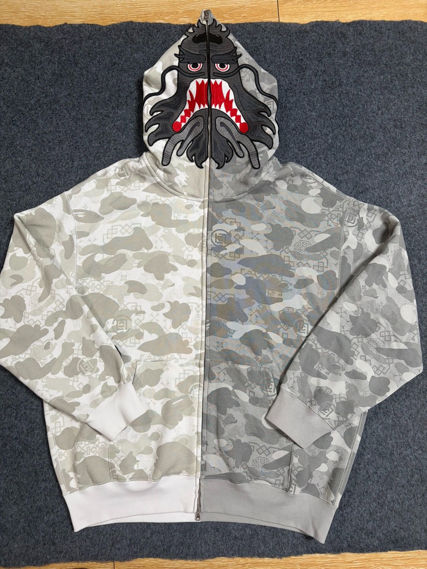 Bape BAPE x CLOT Dragon Shark Hoodie Size XL Size US XL / EU 56 / 4 - 2 Thumbnail