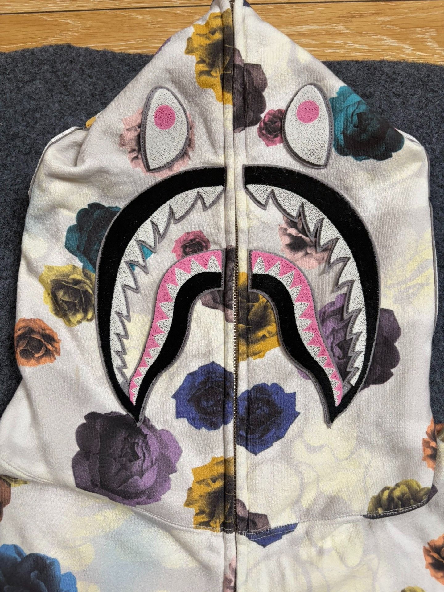 Bape A Bathing Ape Floral Shark Hoodie XXL Size US XXL / EU 58 / 5 - 4 Thumbnail