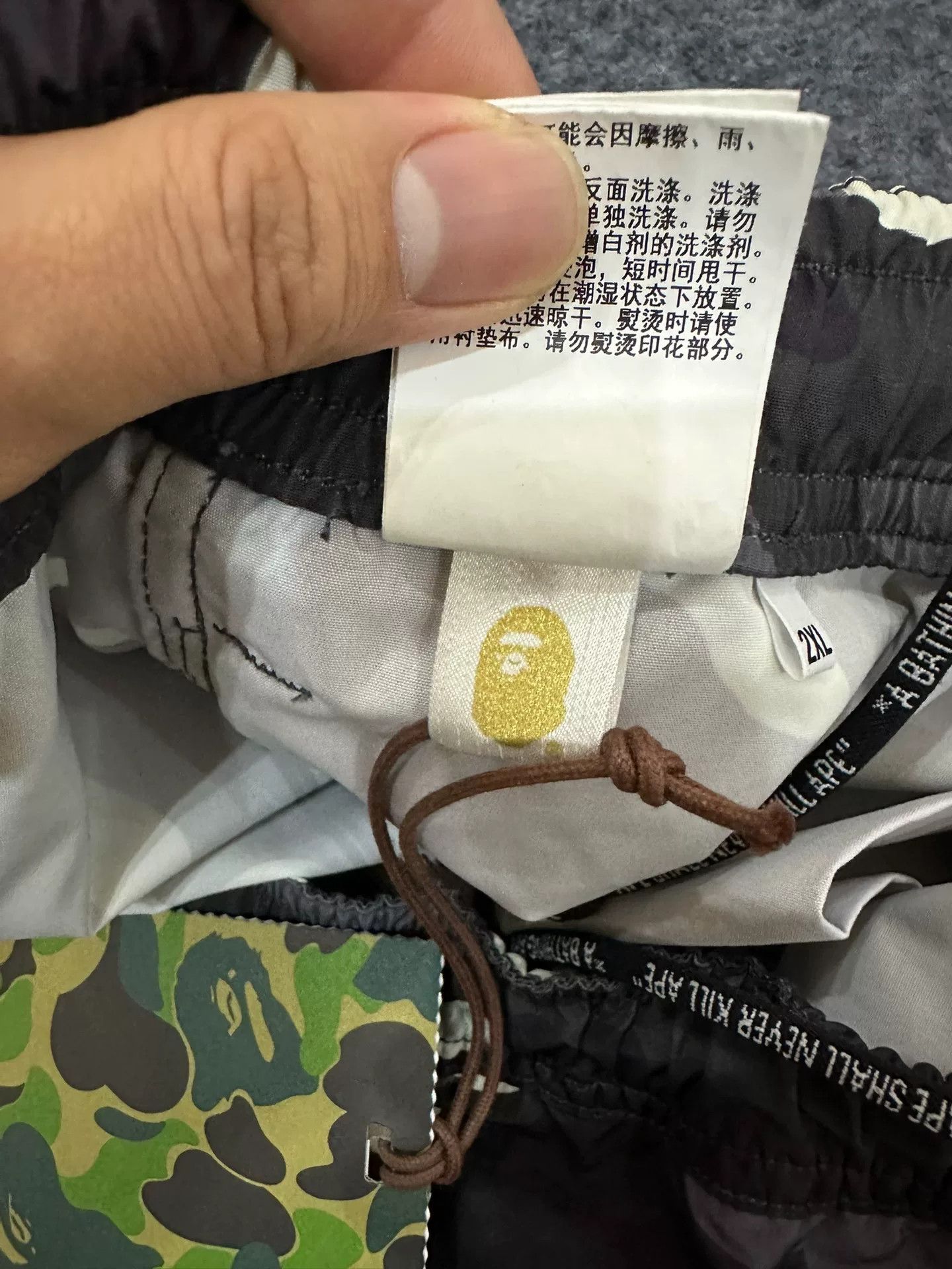 Bape A Bathing Ape Camo Logo Shorts XXL Size US 38 / EU 54 - 6 Thumbnail