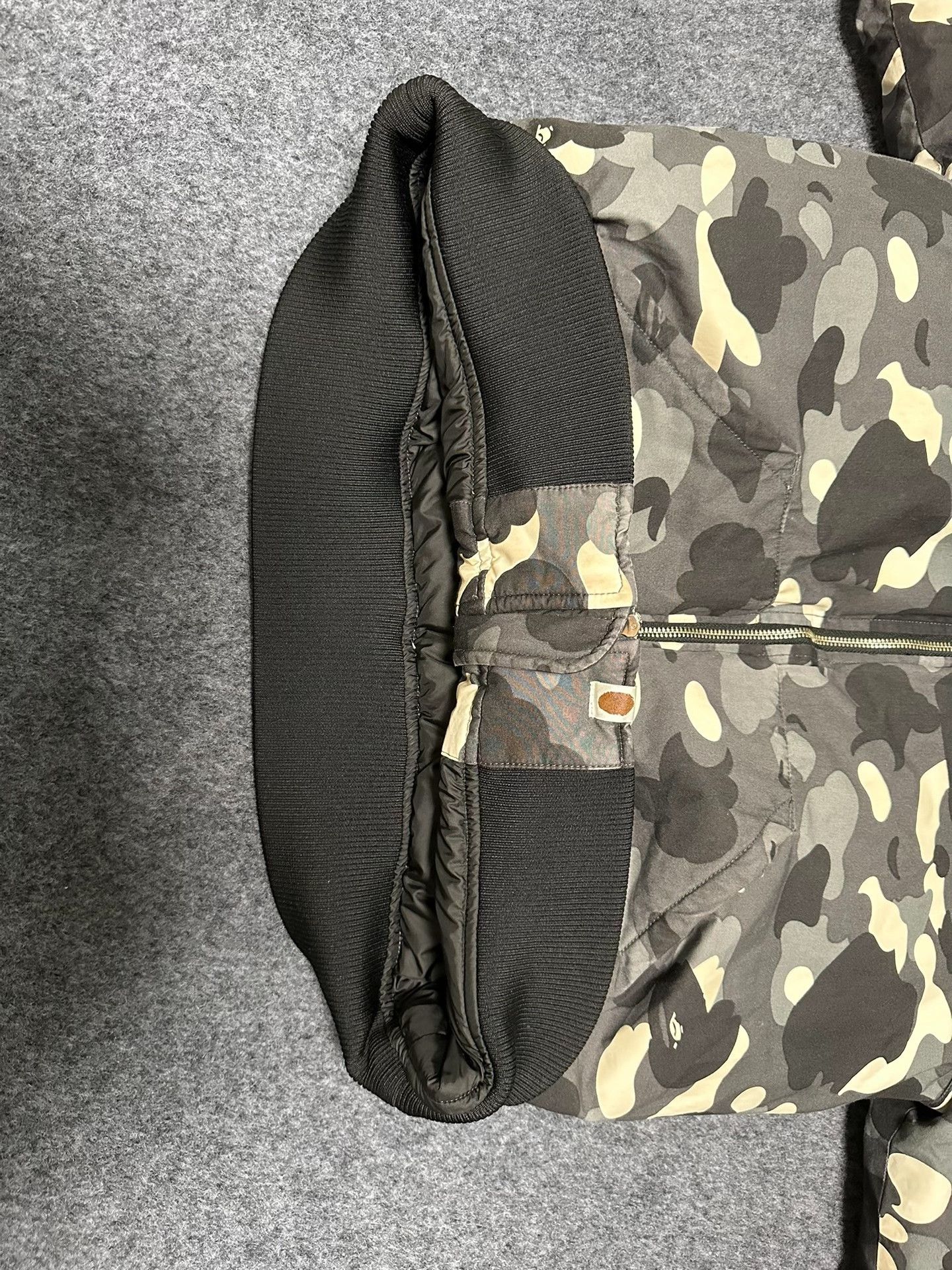 Bape A Bathing Ape Glow Camo Shark Down Jacket Size L Size US L / EU 52-54 / 3 - 5 Thumbnail