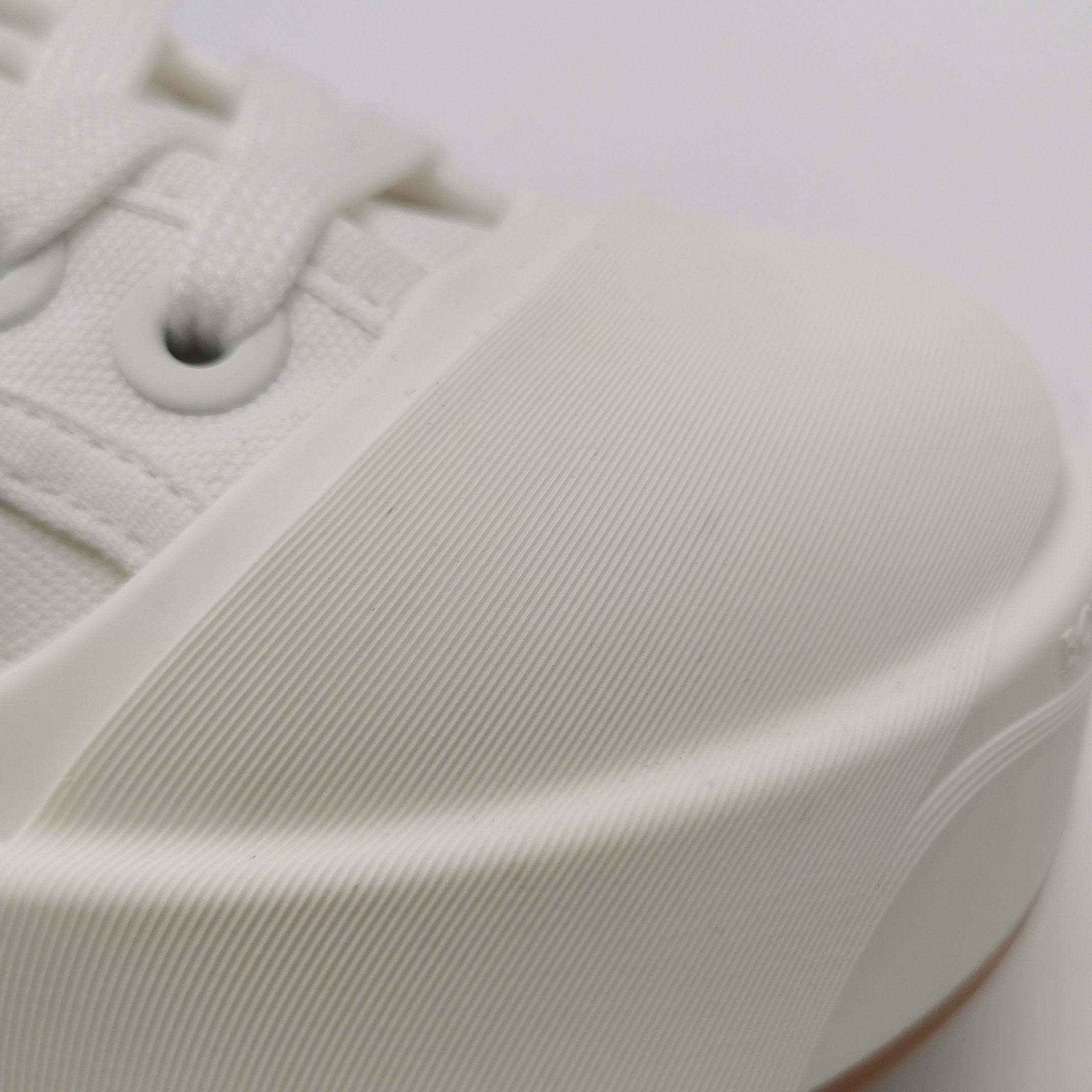 Bottega Veneta Bottega Veneta Women 6 Lowtop Sneakers Size US 6 / IT 36 - 7 Thumbnail