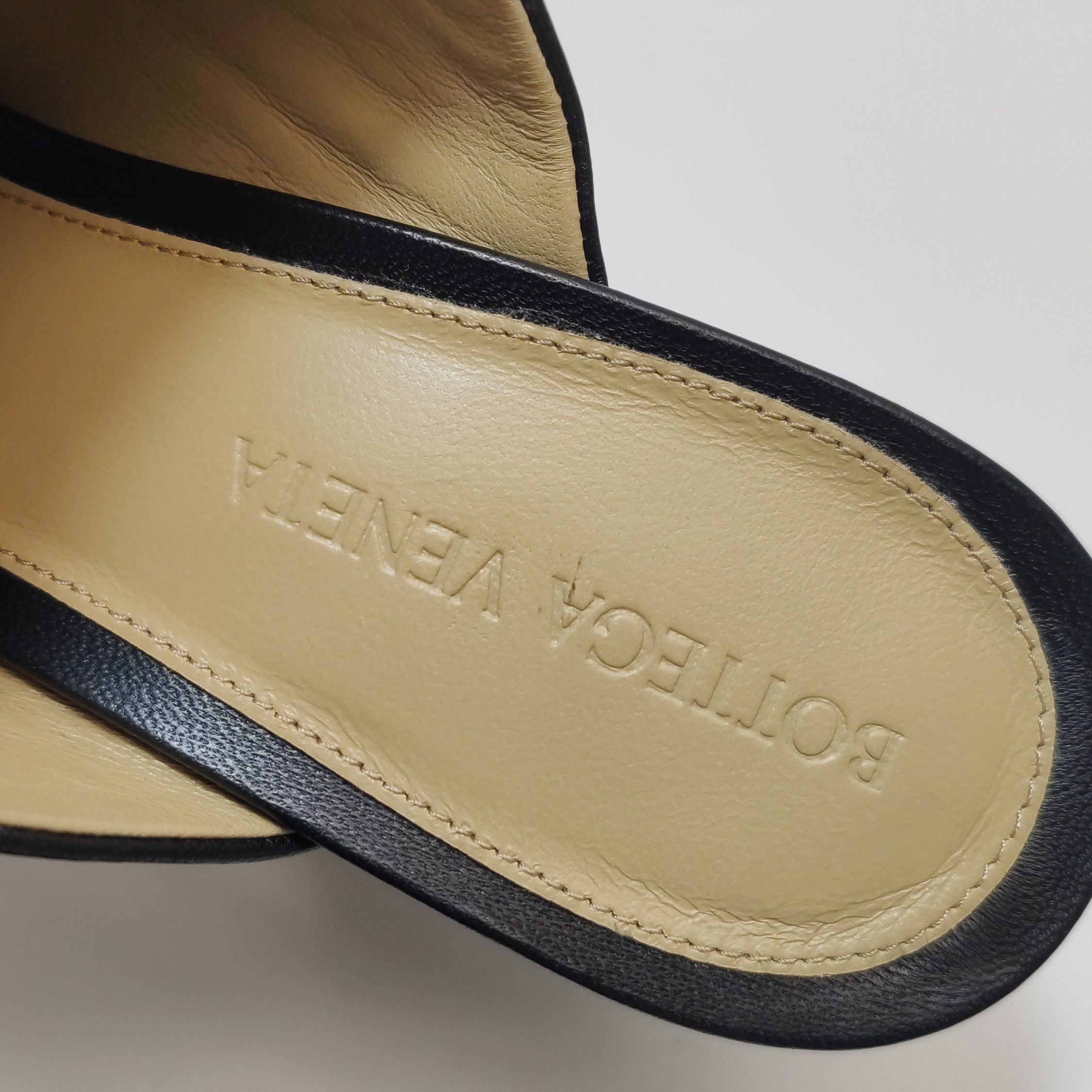 Bottega Veneta Bottega Veneta Women 7 Sandals Size US 7 / IT 37 - 10 Thumbnail