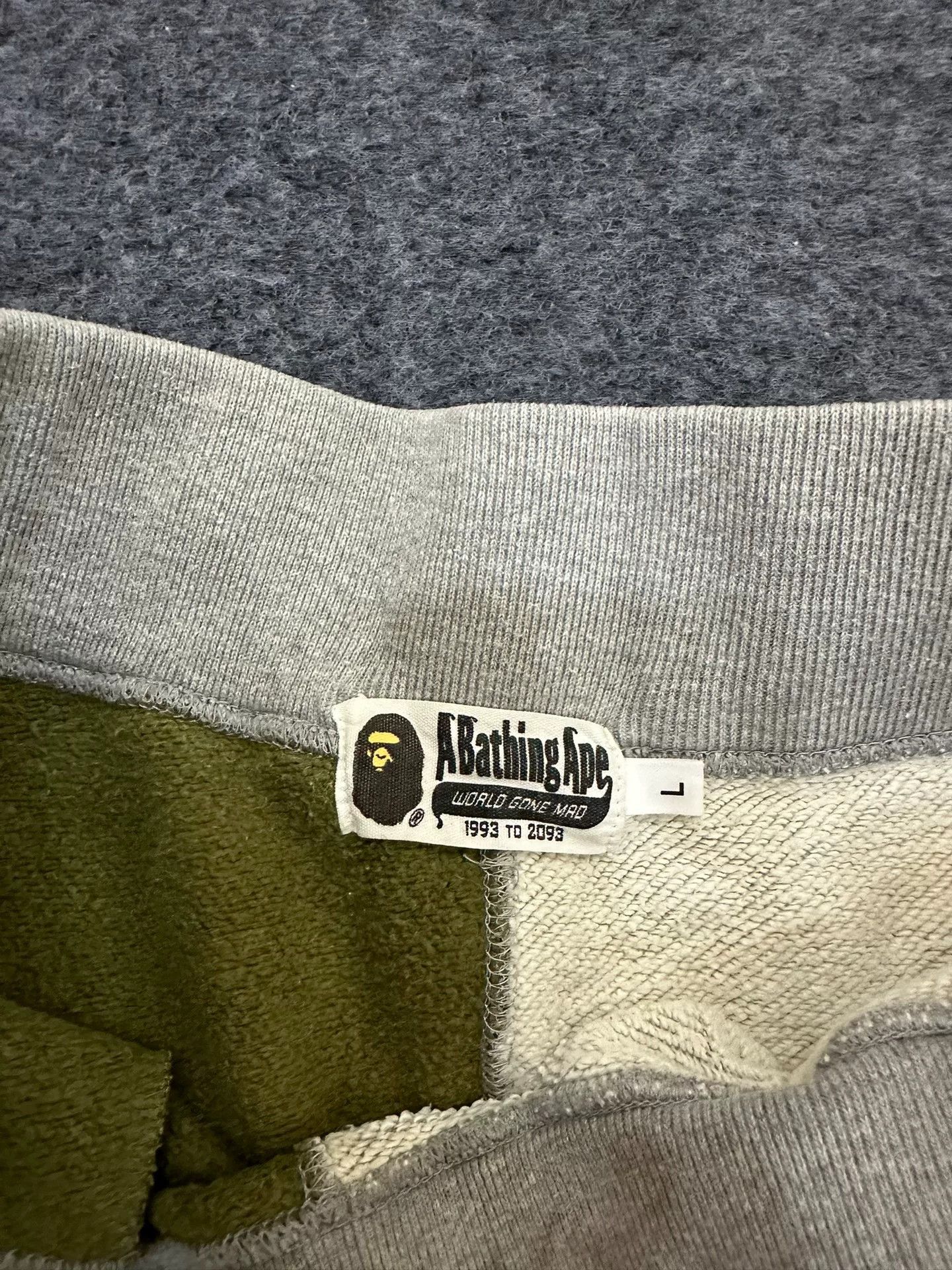 Bape A Bathing Ape Camo Shark Sweatshorts Size L Size US 34 / EU 50 - 5 Thumbnail