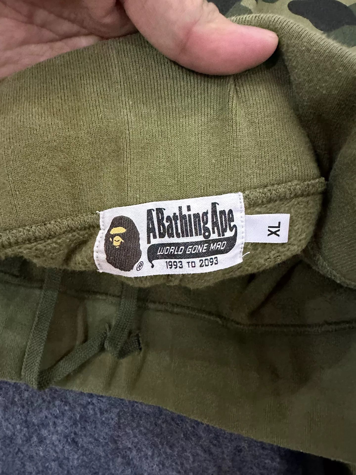 Bape BAPE Green Camo Shark Sweatpants Size XL Size US 36 / EU 52 - 6 Thumbnail