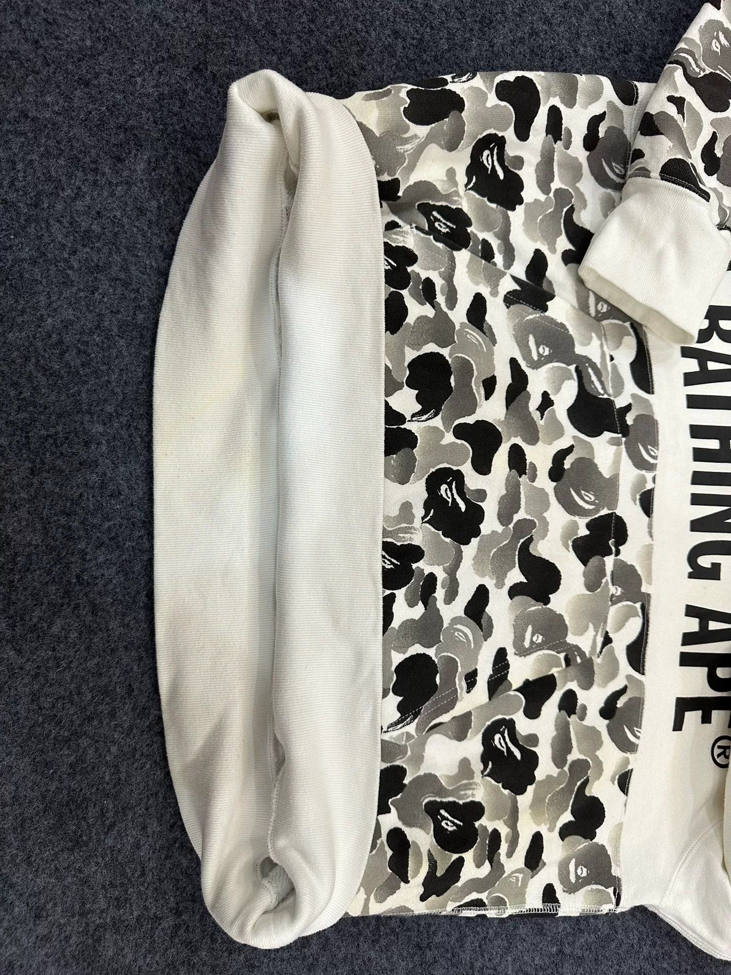 Bape Bape Camo Logo Hoodie Size M Size US M / EU 48-50 / 2 - 6 Thumbnail