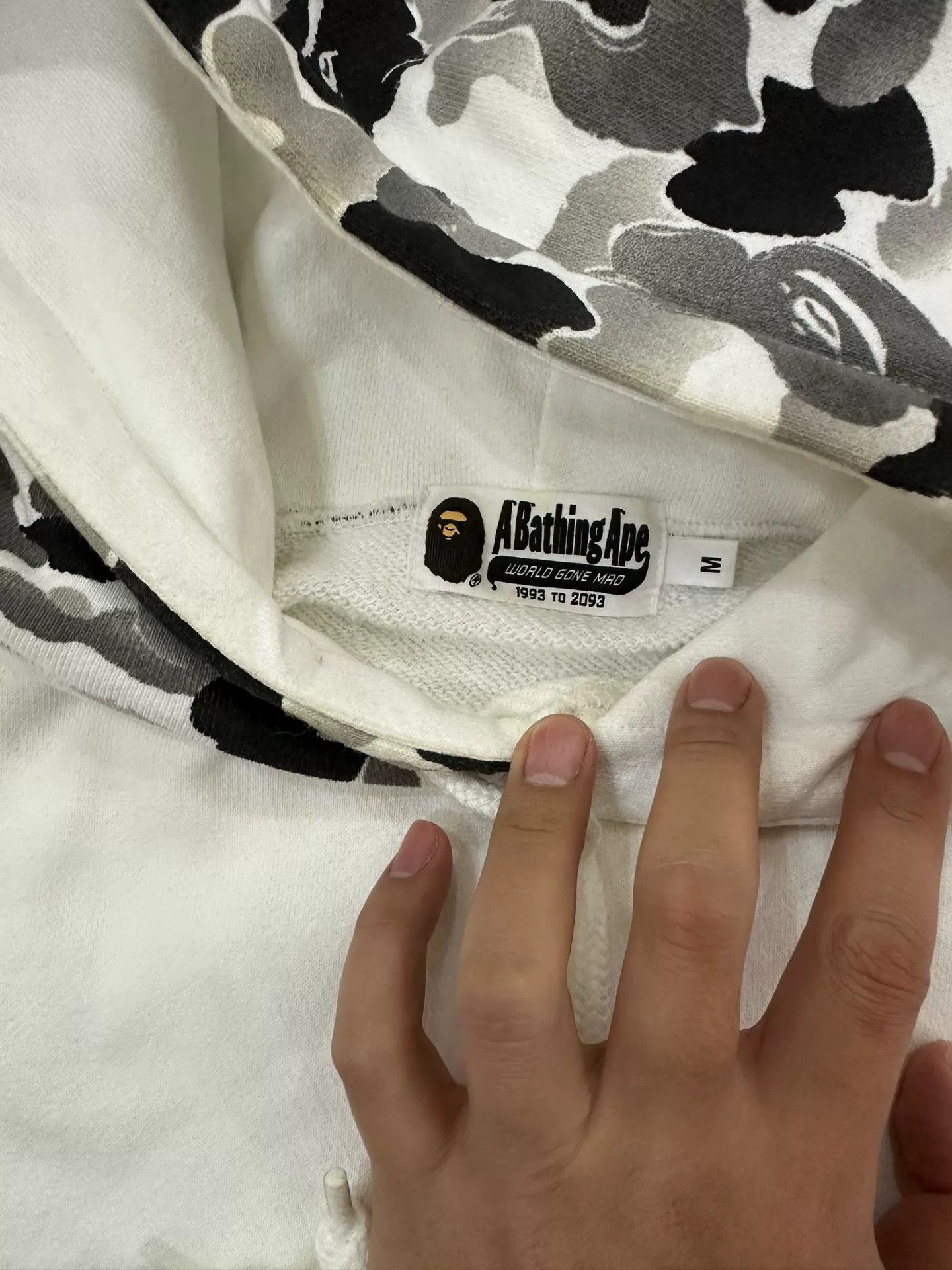 Bape Bape Camo Logo Hoodie Size M Size US M / EU 48-50 / 2 - 4 Thumbnail