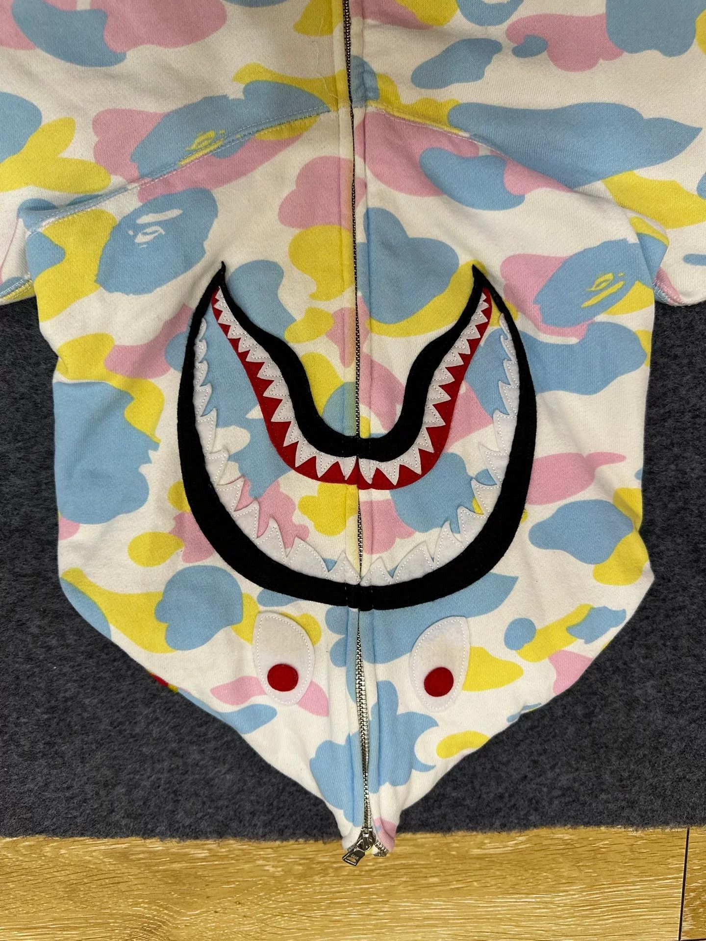 Bape BAPE Candy Camo Shark Hoodie 3XL Size US XXL / EU 58 / 5 - 4 Thumbnail