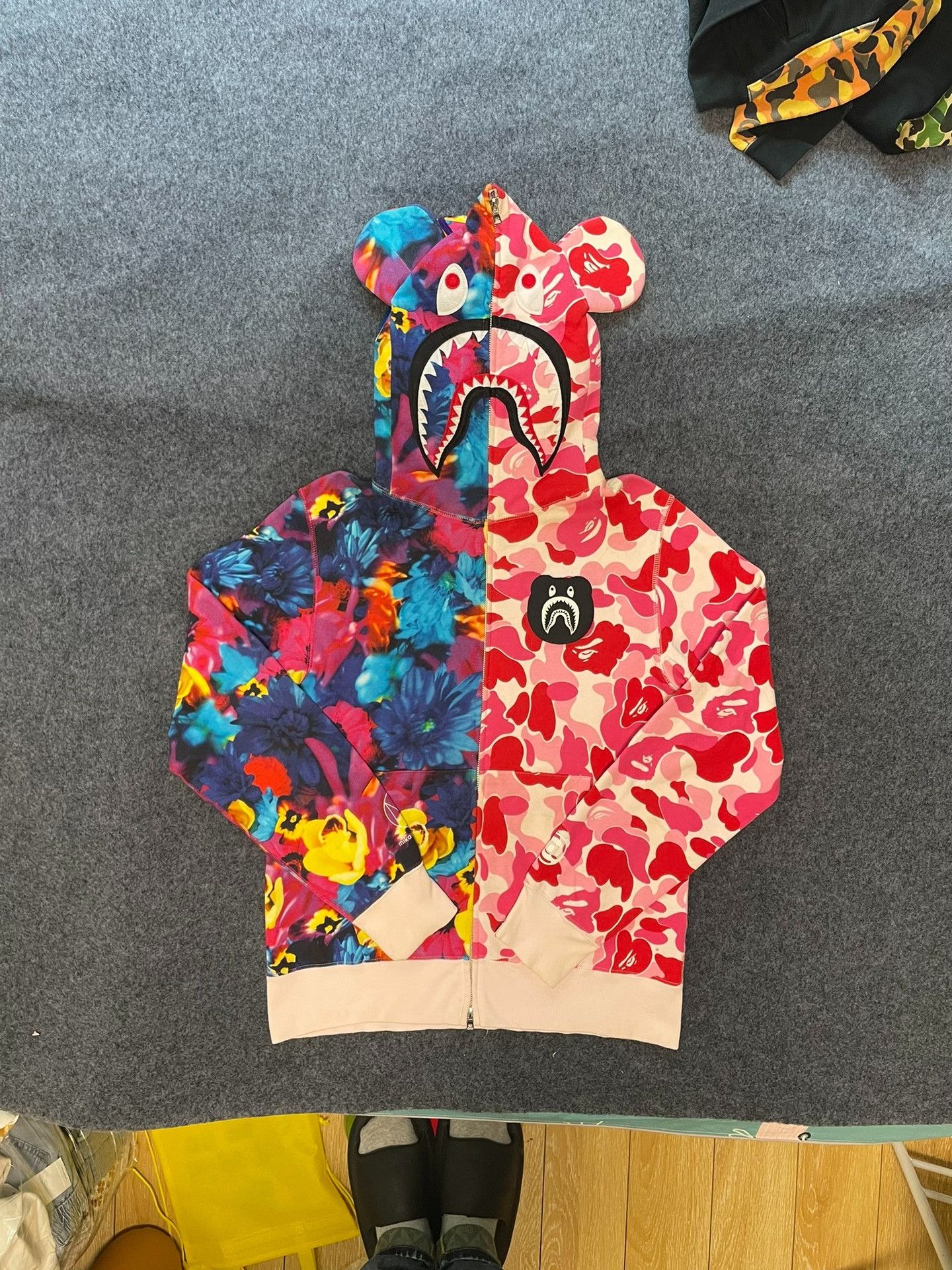 Bape BAPE x Medicom Toy Floral Shark Hoodie Size L Size US L / EU 52-54 / 3 - 2 Thumbnail