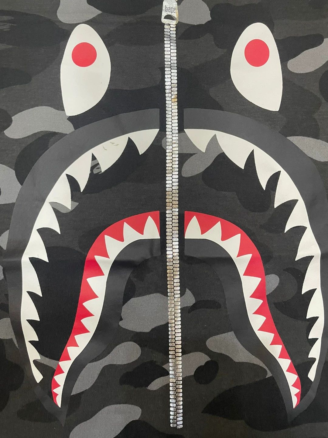 Bape A Bathing Ape Camo Shark T-Shirt Size M Size US M / EU 48-50 / 2 - 5 Thumbnail