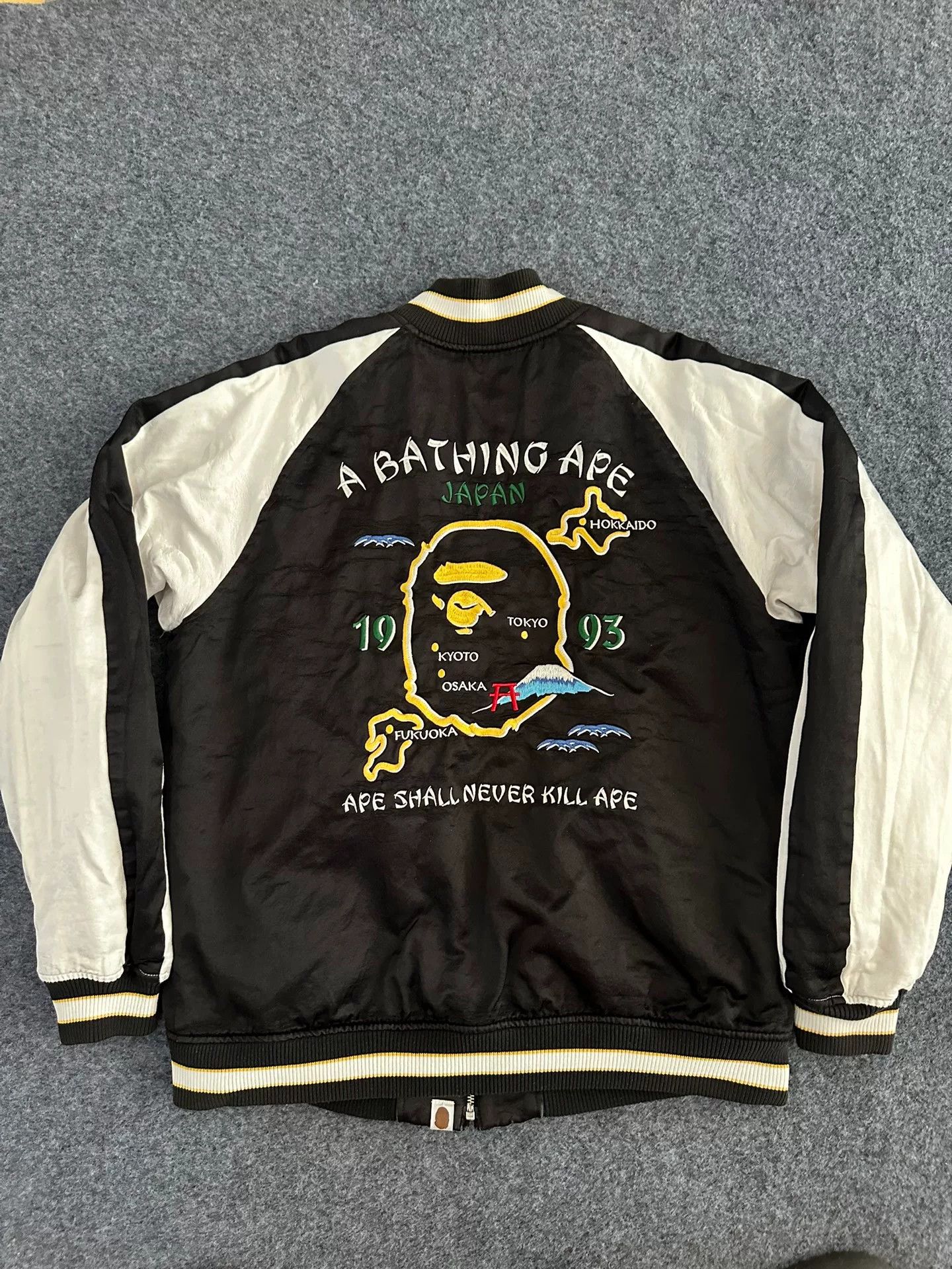 Bape A Bathing Ape Japan Map Souvenir Jacket Size L Size US L / EU 52-54 / 3 - 3 Thumbnail