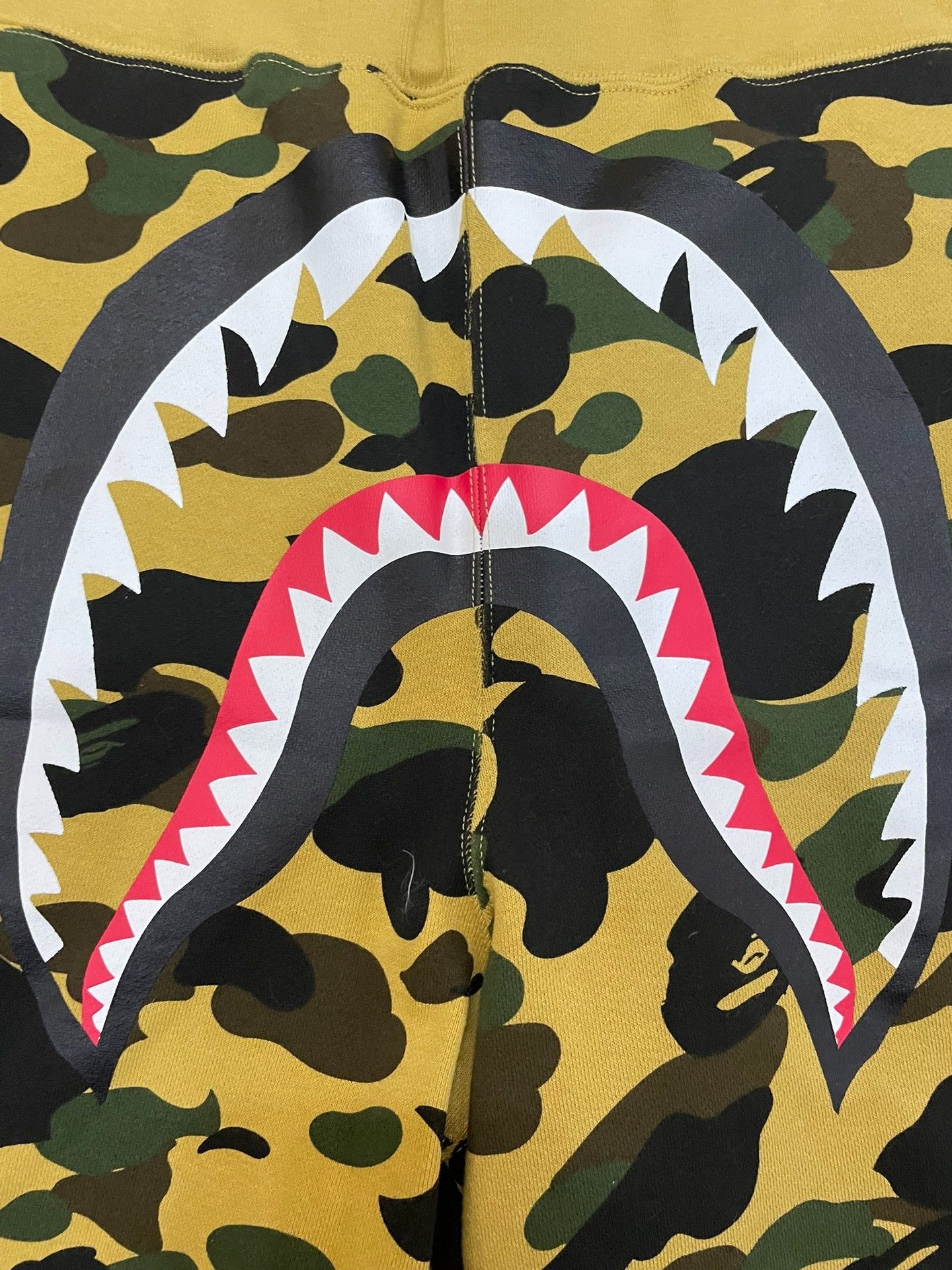 Bape A Bathing Ape Camo Shark Shorts Size XL Size US 36 / EU 52 - 4 Thumbnail