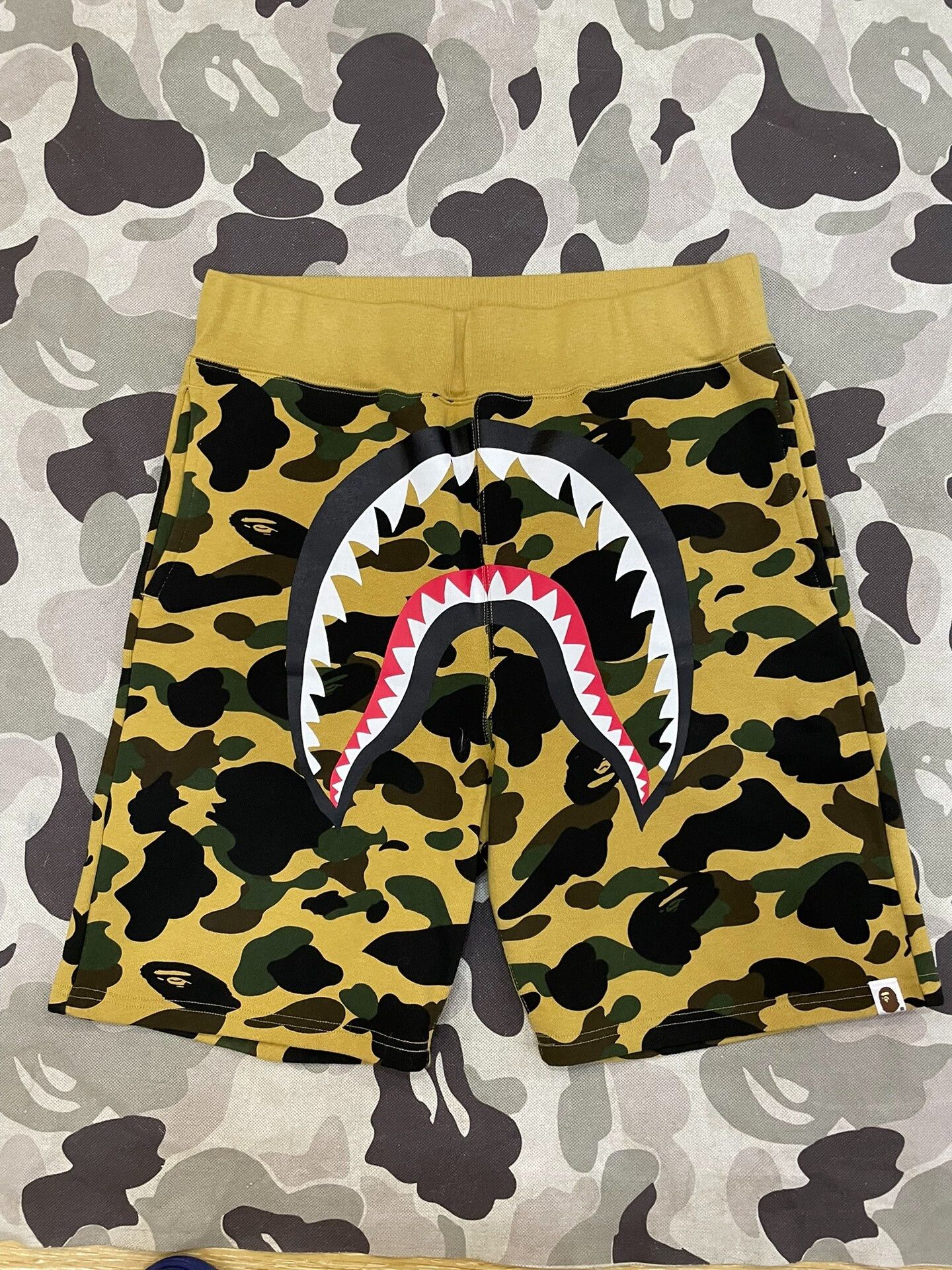 Bape A Bathing Ape Camo Shark Shorts Size XL Size US 36 / EU 52 - 2 Thumbnail