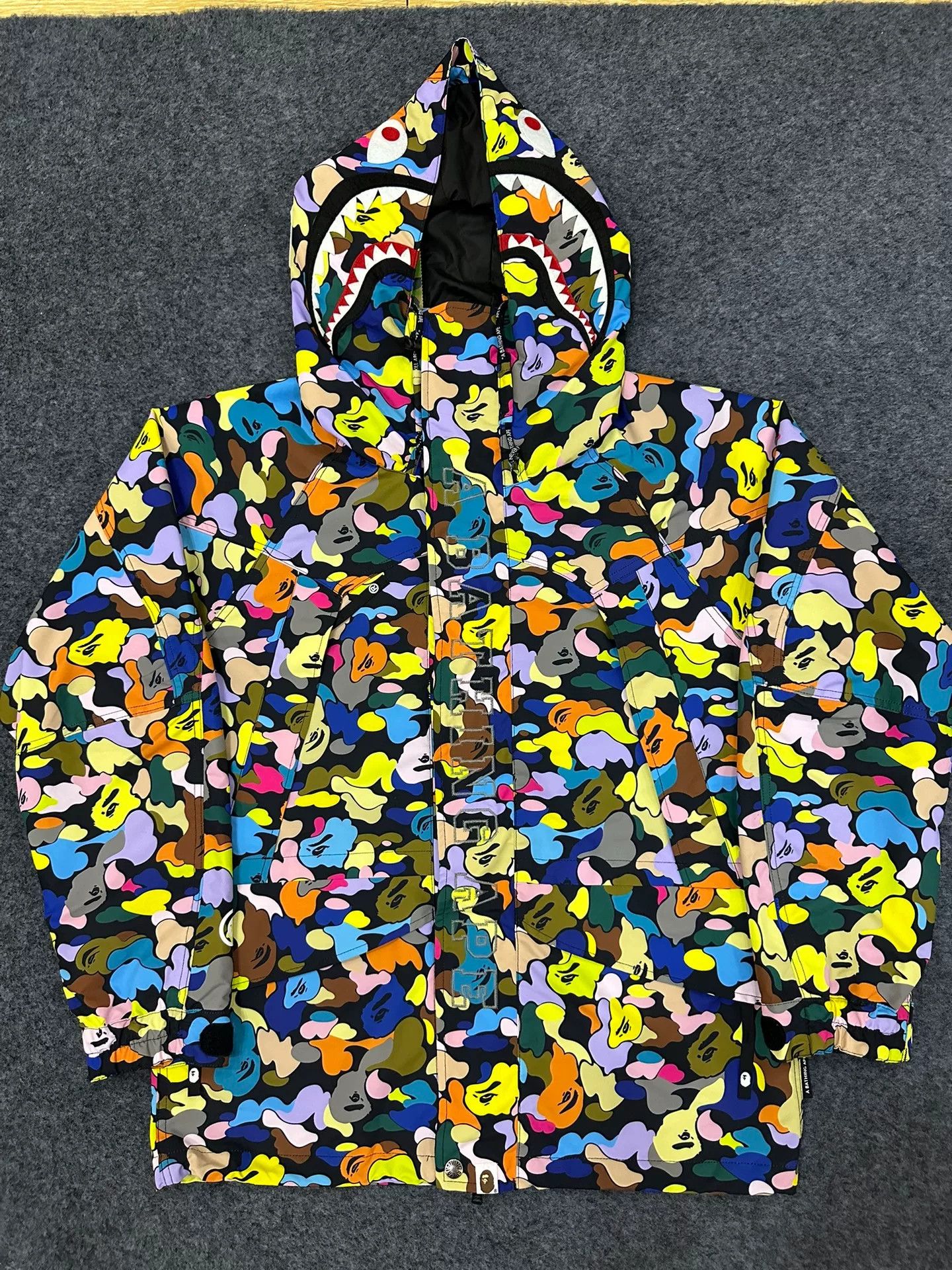 Bape A Bathing Ape Candy Camo Shark Jacket Size M Size US M / EU 48-50 / 2 - 2 Thumbnail