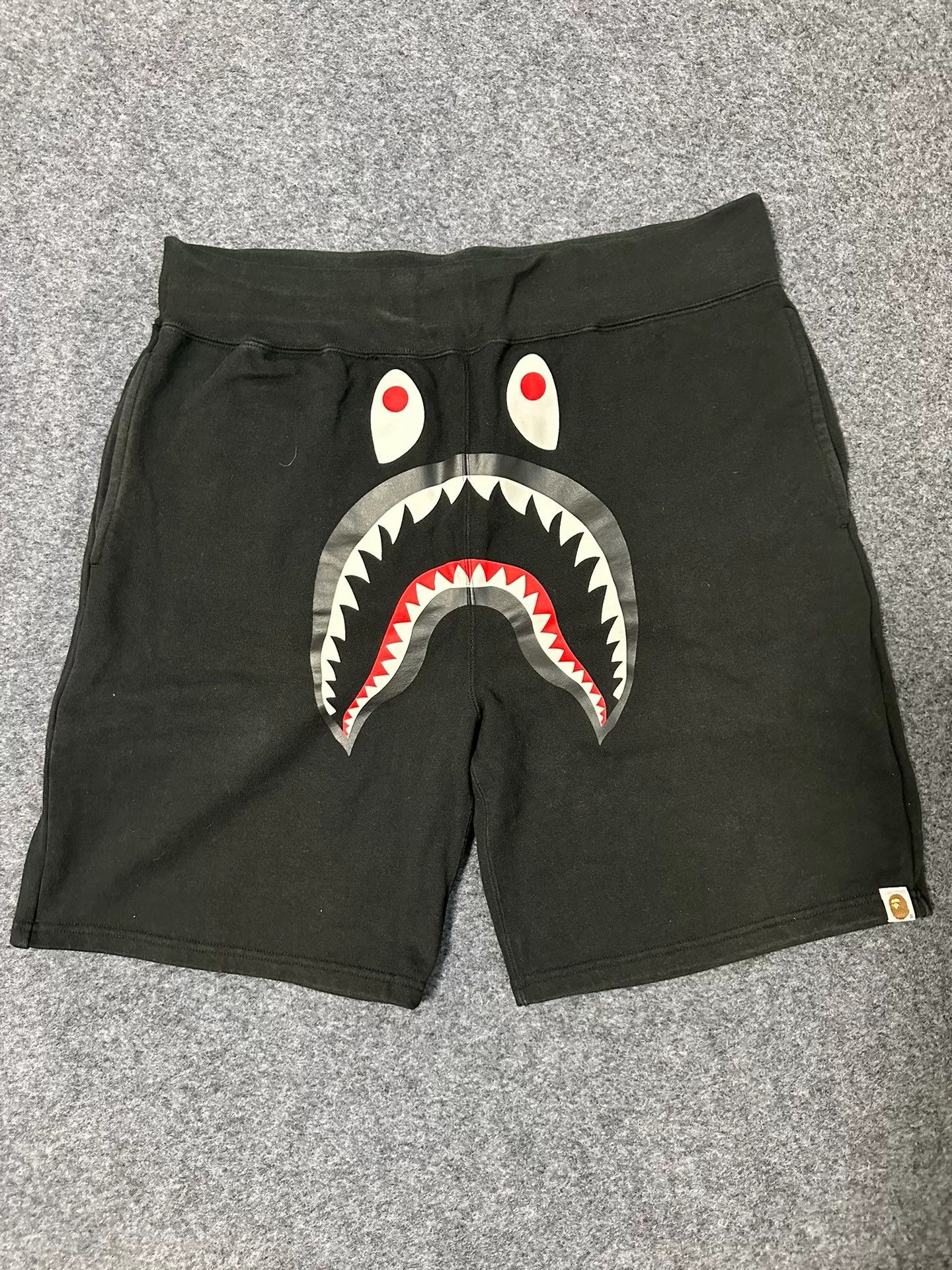 Bape A Bathing Ape Shark Print Shorts Size XXL Size US 38 / EU 54 - 2 Thumbnail