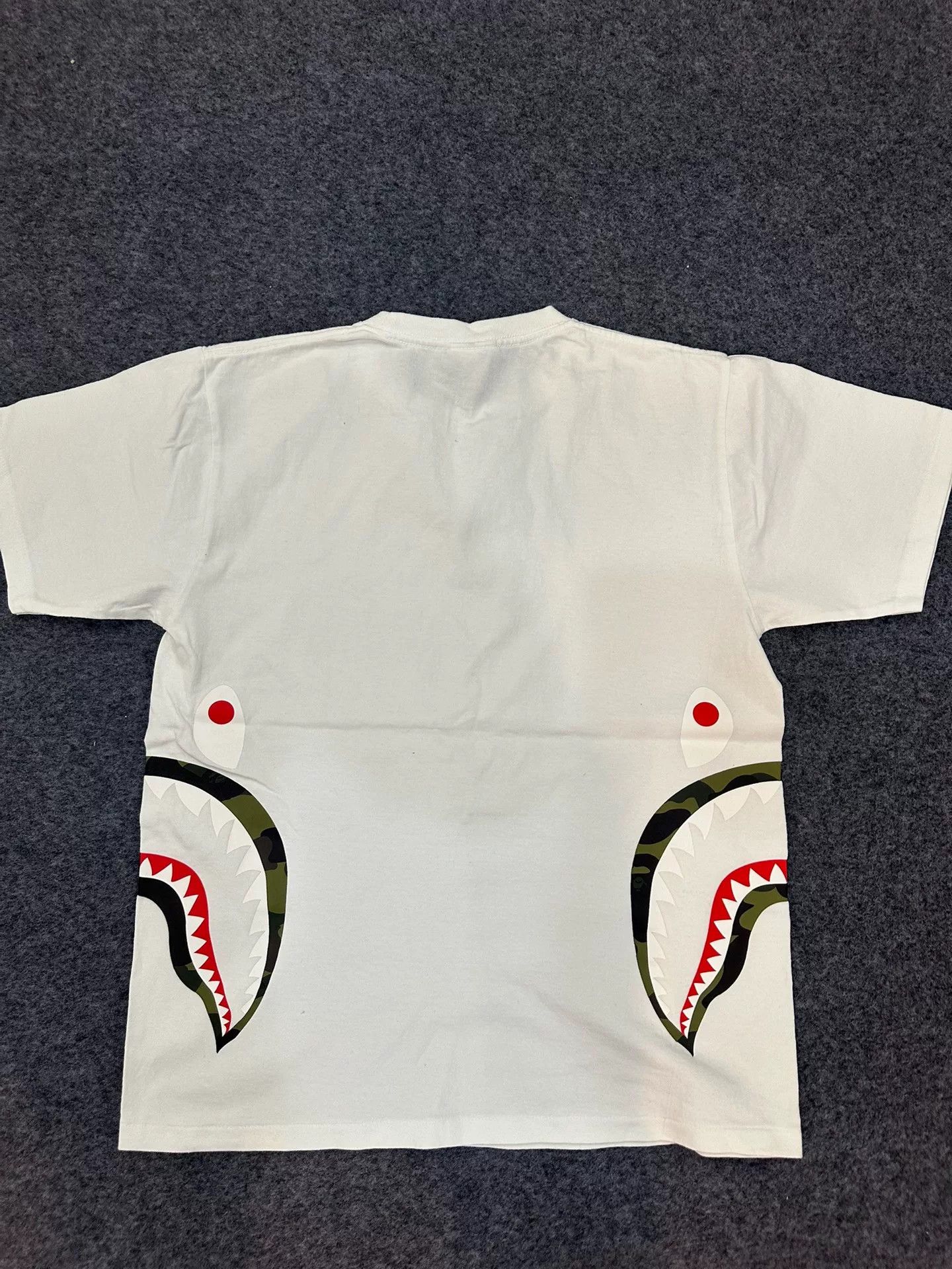 Bape A Bathing Ape Shark Print T-Shirt Size M Size US M / EU 48-50 / 2 - 3 Thumbnail
