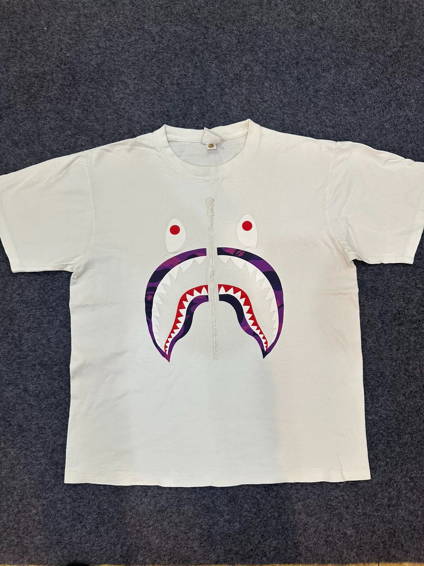 Bape A Bathing Ape Shark Graphic T-Shirt Size L Size US L / EU 52-54 / 3 - 2 Thumbnail