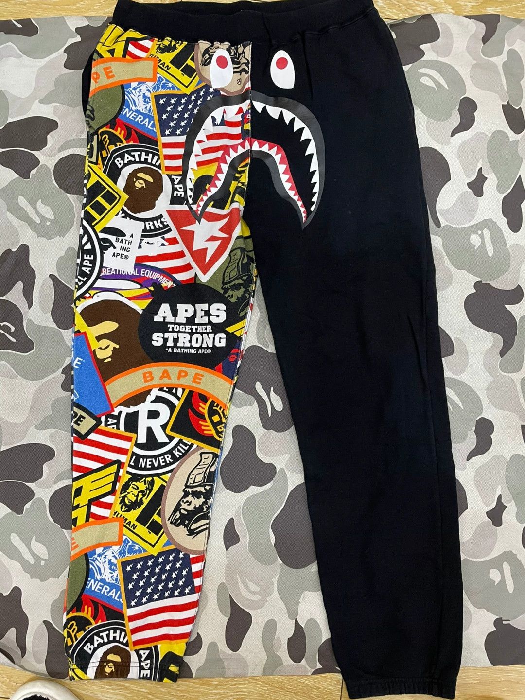 Bape Bape Shark Patchwork Sweatpants Size XXL Size US 38 / EU 54 - 2 Thumbnail
