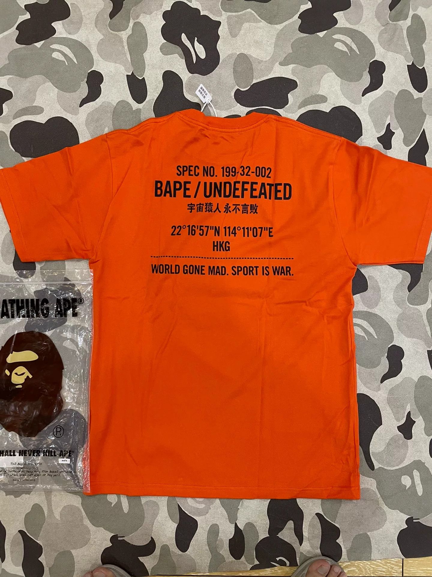 Bape A Bathing Ape x Undefeated Camo Ape Head T-Shirt Size M Size US M / EU 48-50 / 2 - 3 Thumbnail