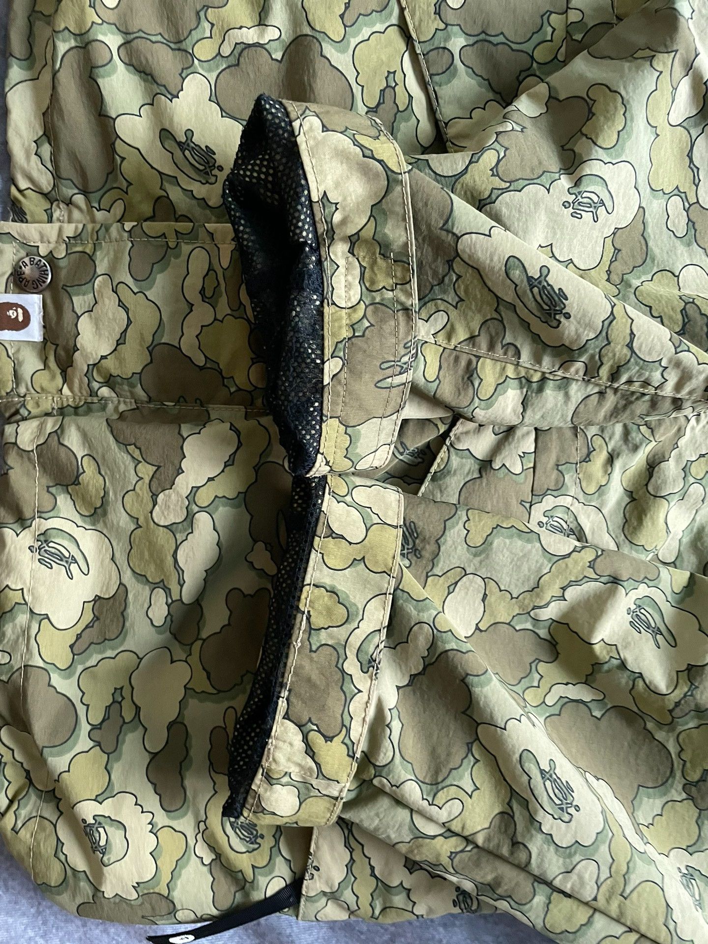 Bape BAPE x KAWS Camo Windbreaker Size S Size US S / EU 44-46 / 1 - 4 Thumbnail
