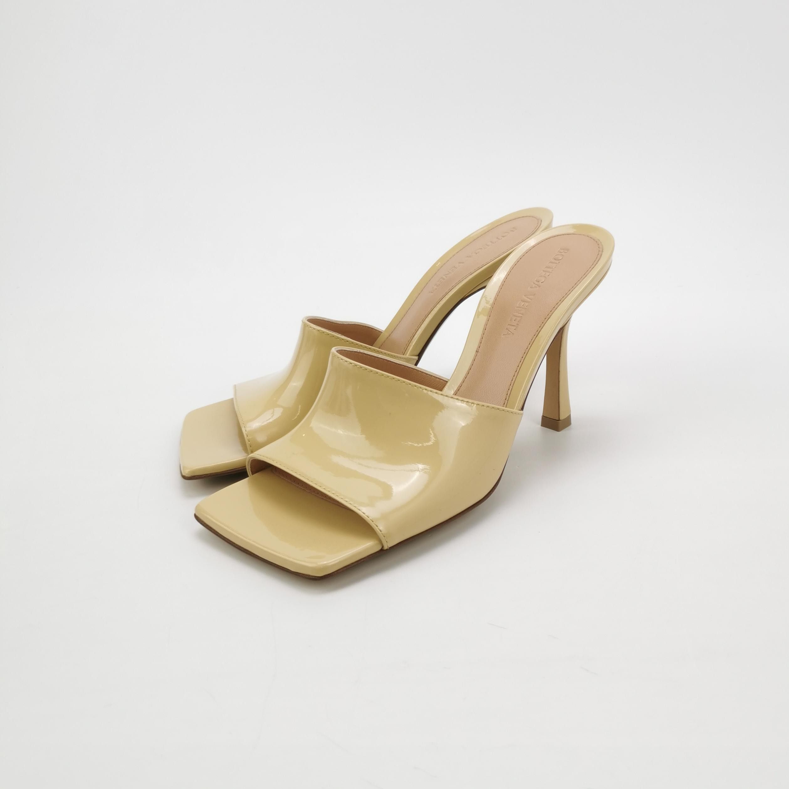 Bottega Veneta Bottega Veneta Women 5 Sandals Size US 5 / IT 35 - 2 Thumbnail