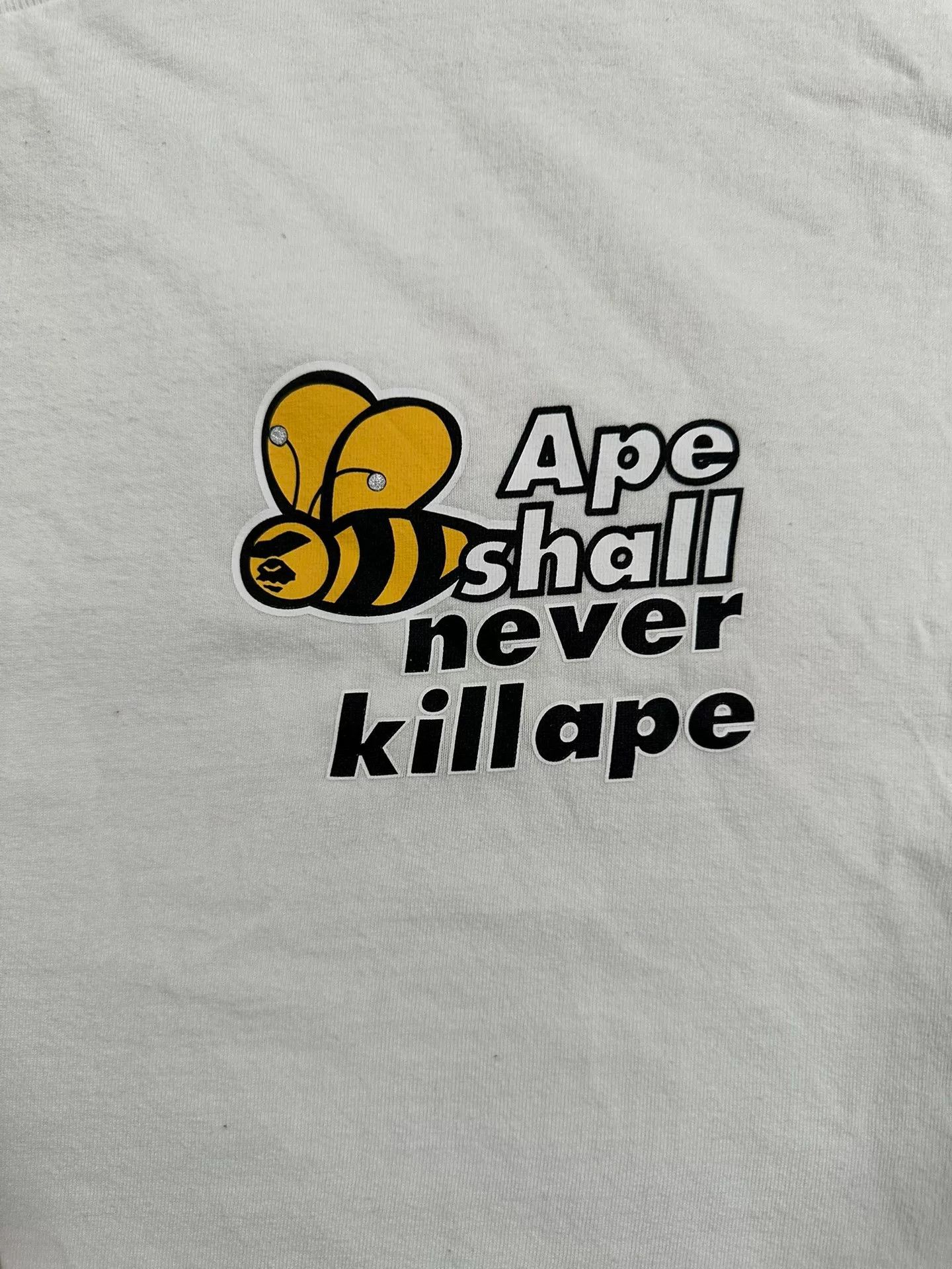 Bape Bape Bee Graphic T-Shirt XXL Size US XXL / EU 58 / 5 - 3 Thumbnail