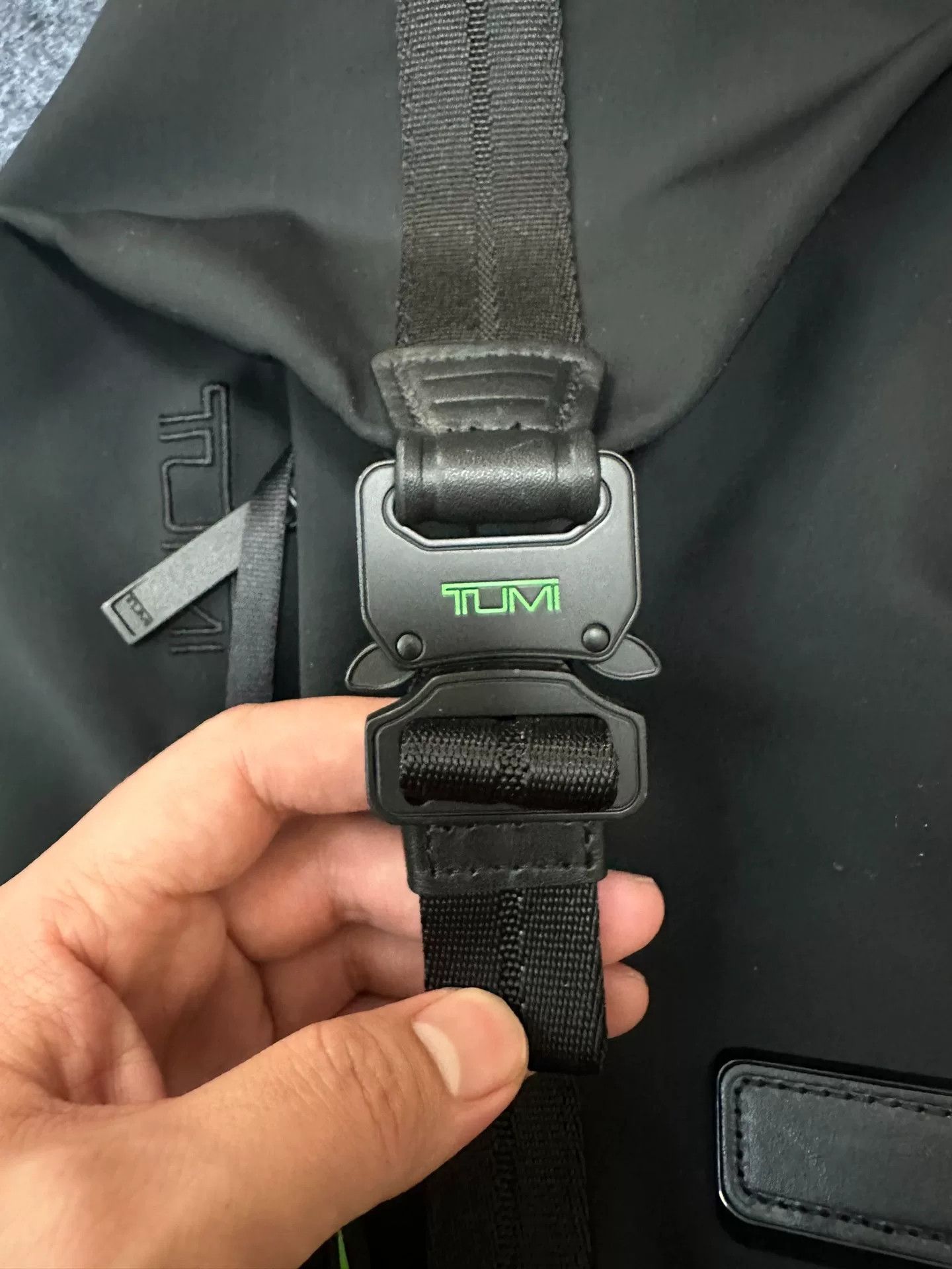 Tumi Tumi x Razer Sling Bag Size ONE SIZE - 4 Thumbnail