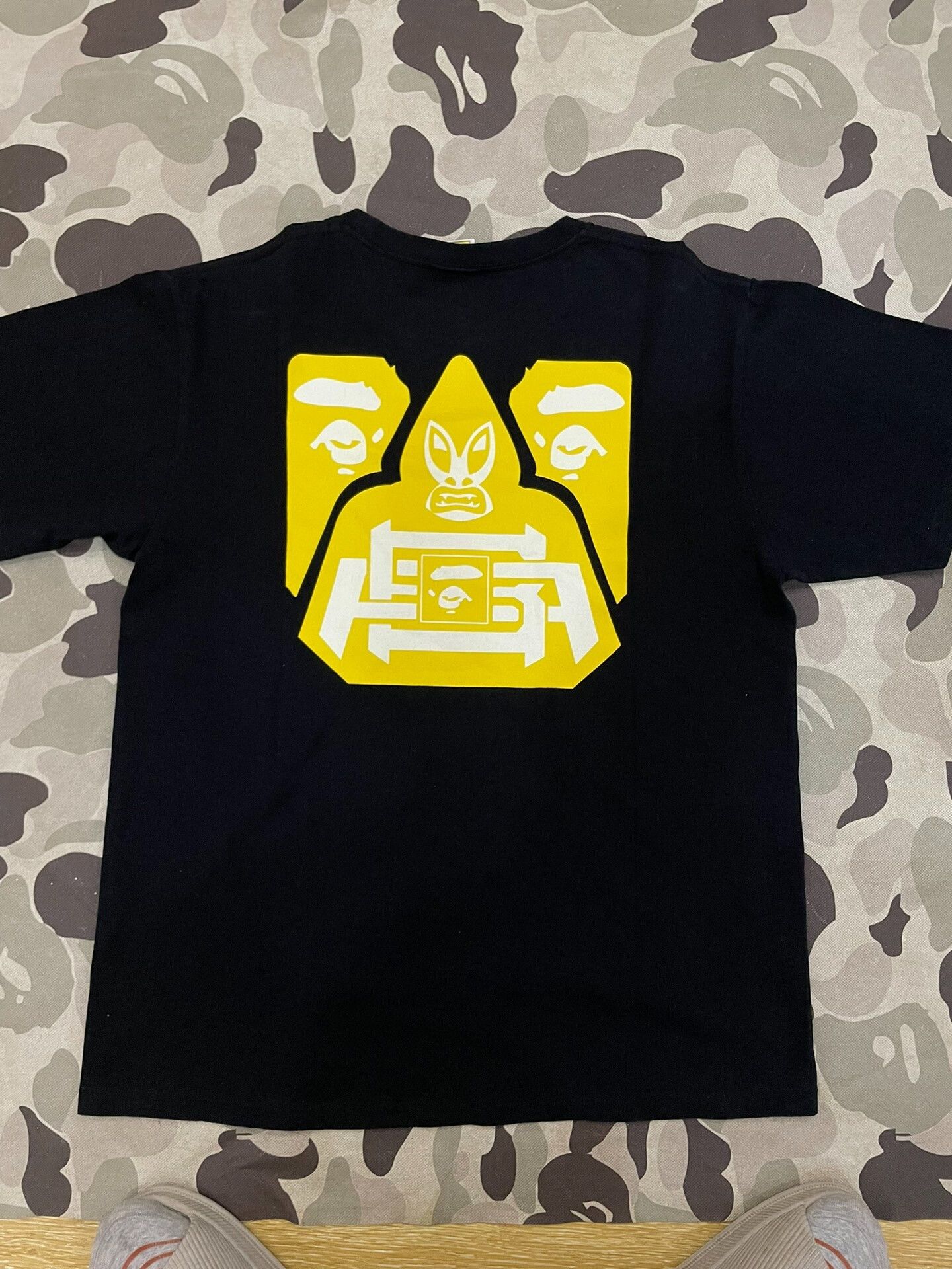 Bape BAPE Graphic Logo T-Shirt Size XL Size US XL / EU 56 / 4 - 2 Thumbnail