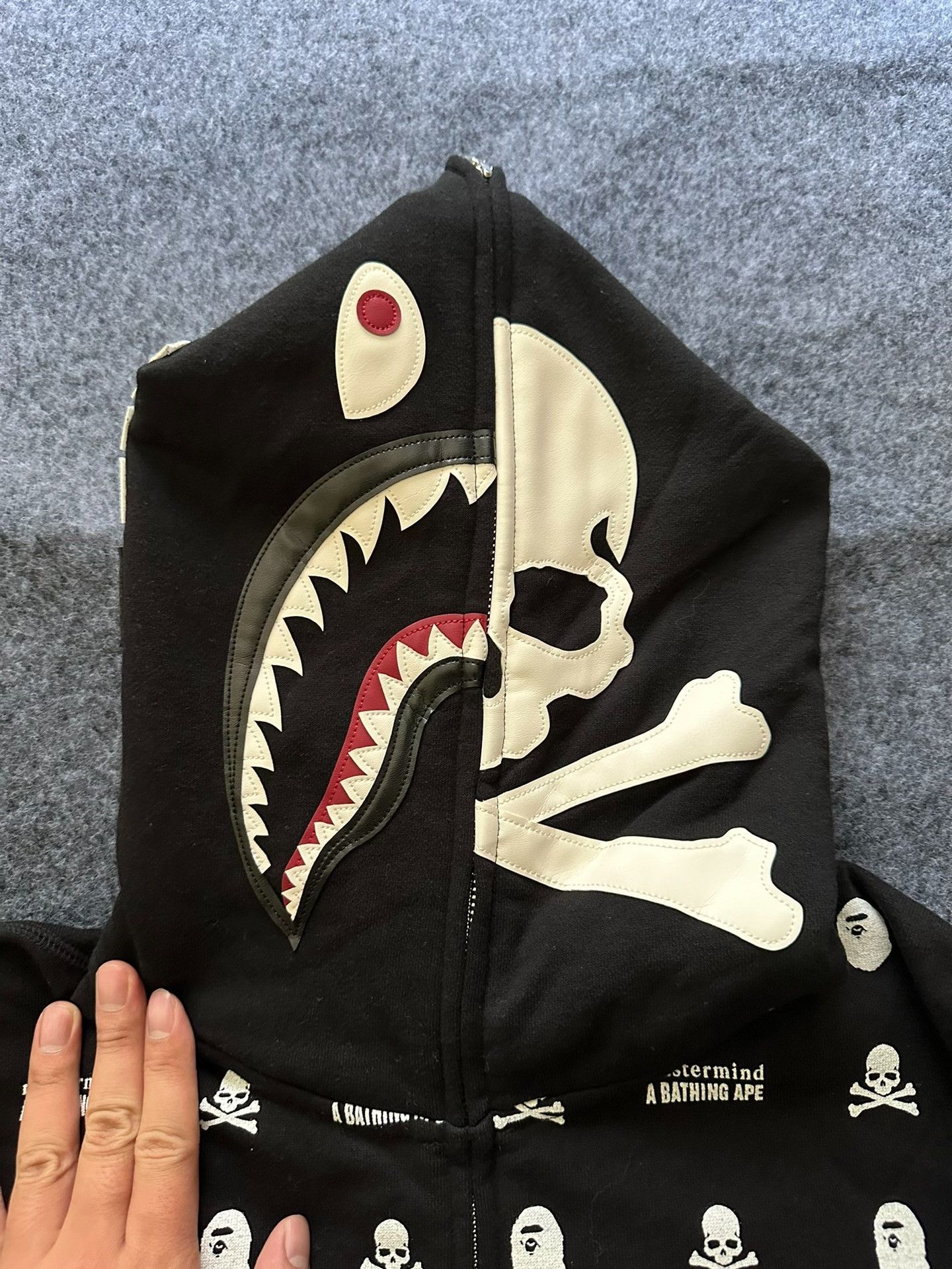 Bape A Bathing Ape x Mastermind Skull Shark Hoodie Size M Size US M / EU 48-50 / 2 - 5 Thumbnail