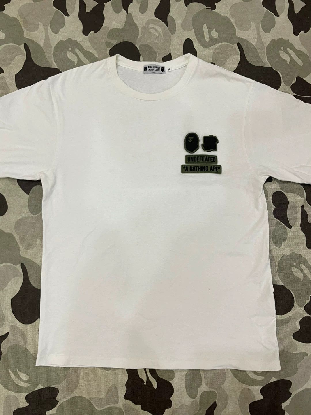 Bape A Bathing Ape x Undefeated Logo Patch T-Shirt Size XL Size US XL / EU 56 / 4 - 2 Thumbnail
