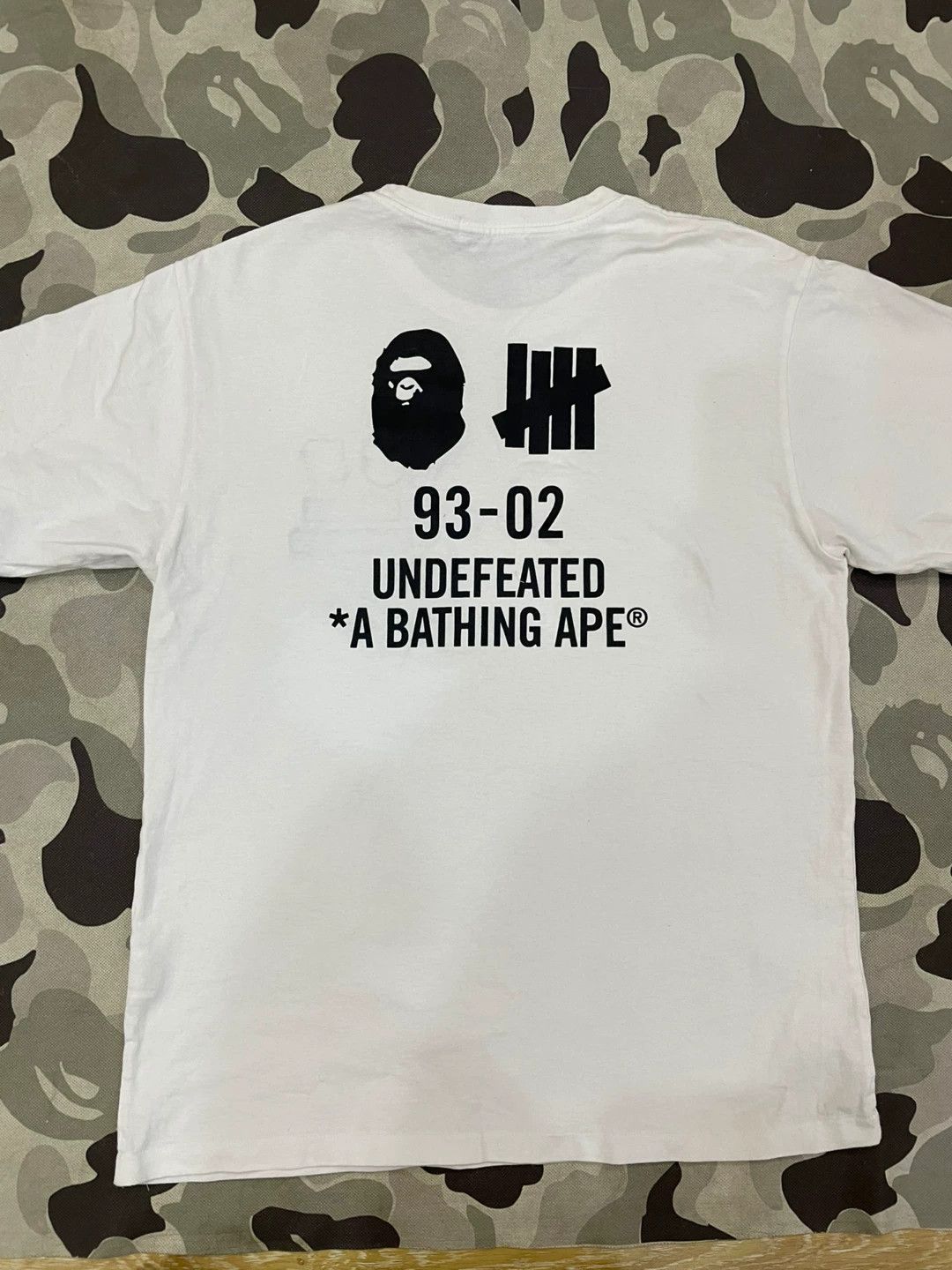 Bape A Bathing Ape x Undefeated Logo Patch T-Shirt Size XL Size US XL / EU 56 / 4 - 3 Thumbnail
